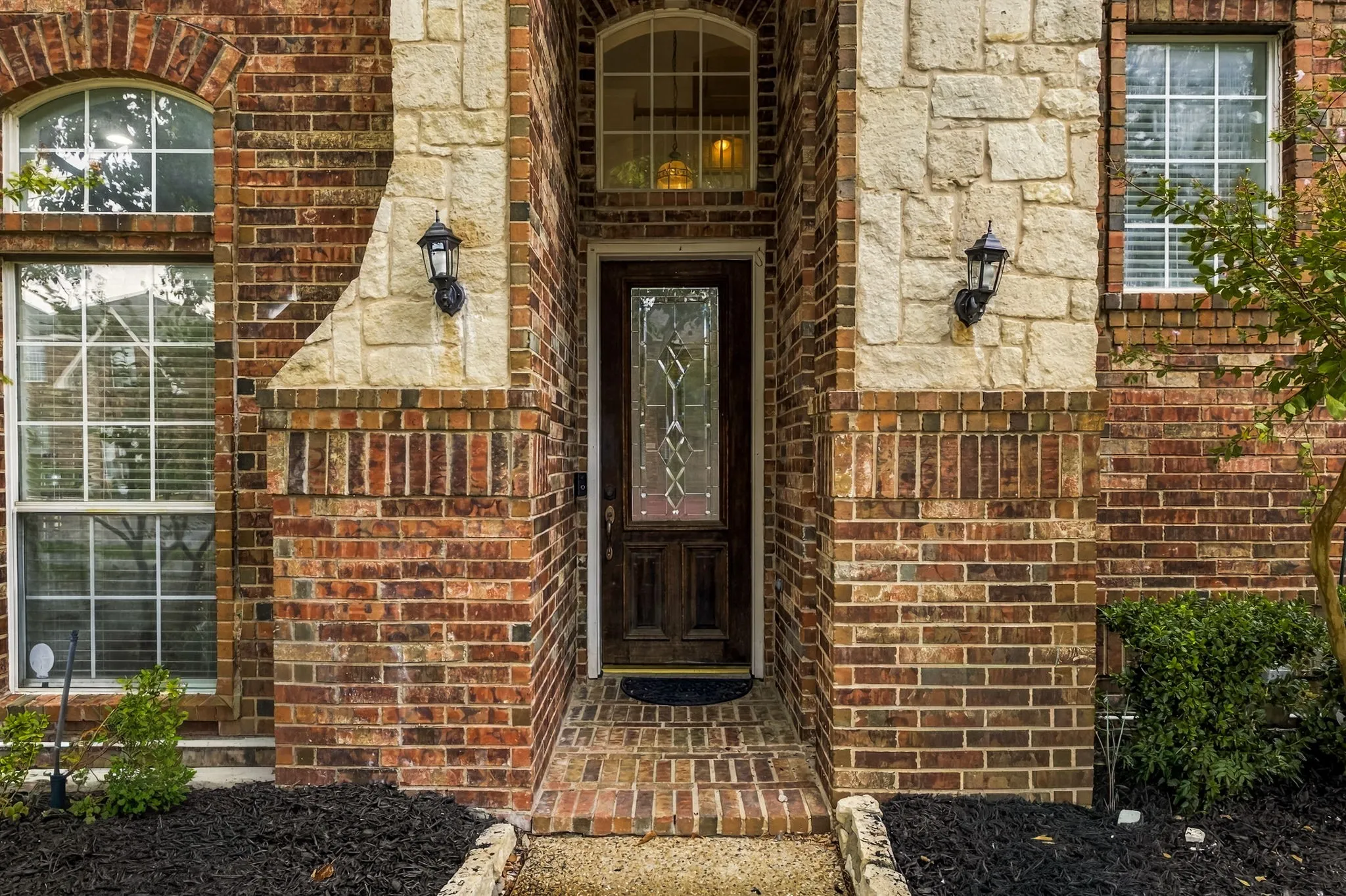 Single Family Residence For Sale in Collin County , 11124 Oliver Lane, Frisco, Texas 75035, 3 Bedroom, 3 Bathroom, 2 Garage spaces, 1,948 Sqft, built in 2000, mls#21398334, Real Estate Agent in Frisco, Homes For Sale in Collin county, Homes For Sale in Frisco, Realtor in Frisco Texas, Real Estate Brokerage Independent Realty Texas, Luminita Cordes Realtor