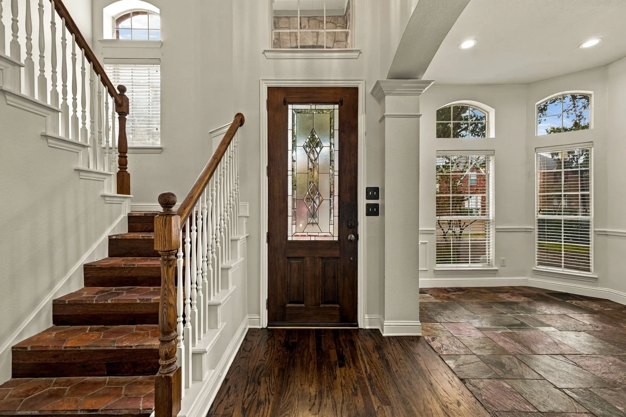 Single Family Residence For Sale in Collin County , 11124 Oliver Lane, Frisco, Texas 75035, 3 Bedroom, 3 Bathroom, 2 Garage spaces, 1,948 Sqft, built in 2000, mls#21398334, Real Estate Agent in Frisco, Homes For Sale in Collin county, Homes For Sale in Frisco, Realtor in Frisco Texas, Real Estate Brokerage Independent Realty Texas, Luminita Cordes Realtor