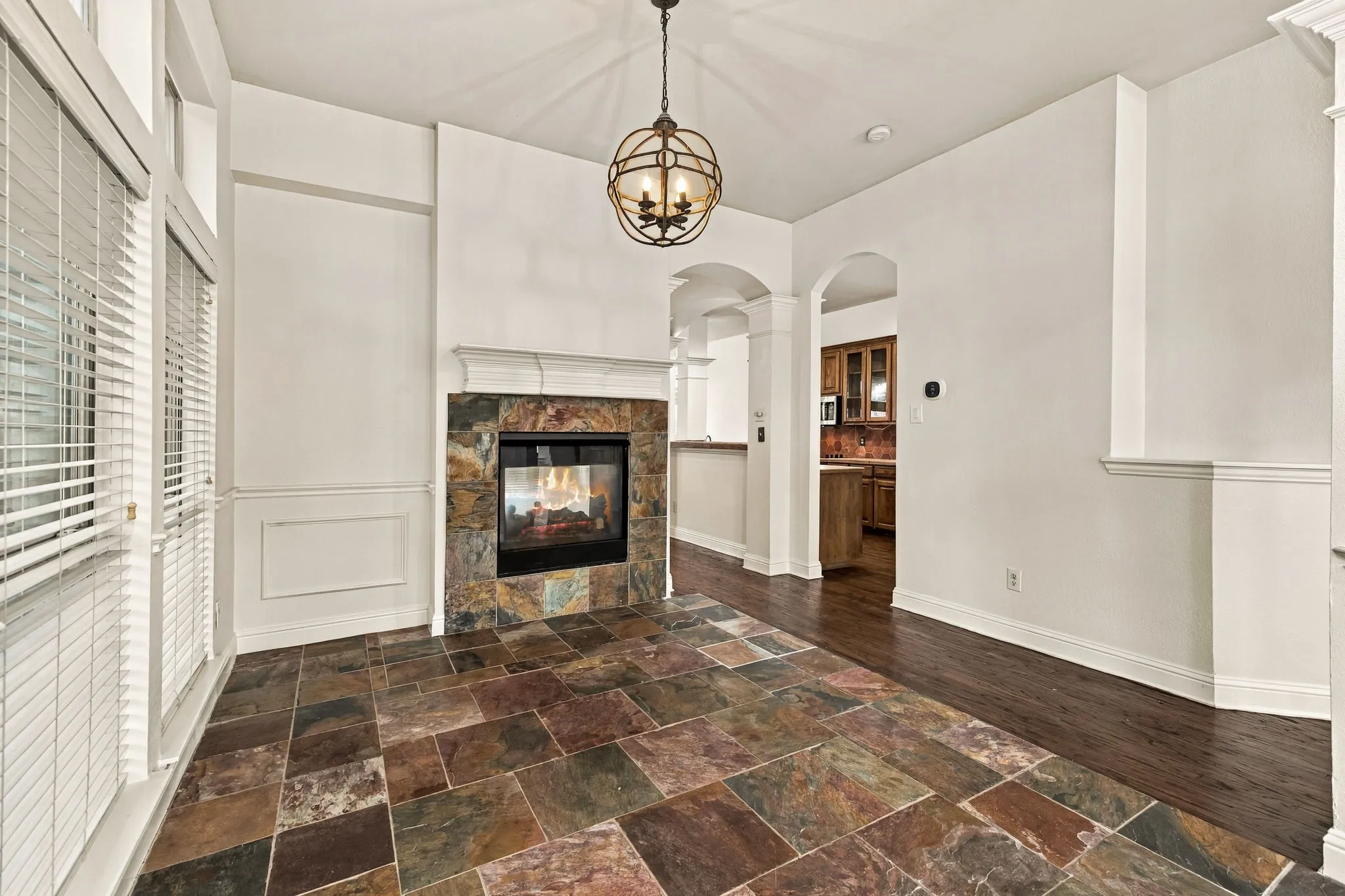 Single Family Residence For Sale in Collin County , 11124 Oliver Lane, Frisco, Texas 75035, 3 Bedroom, 3 Bathroom, 2 Garage spaces, 1,948 Sqft, built in 2000, mls#21398334, Real Estate Agent in Frisco, Homes For Sale in Collin county, Homes For Sale in Frisco, Realtor in Frisco Texas, Real Estate Brokerage Independent Realty Texas, Luminita Cordes Realtor