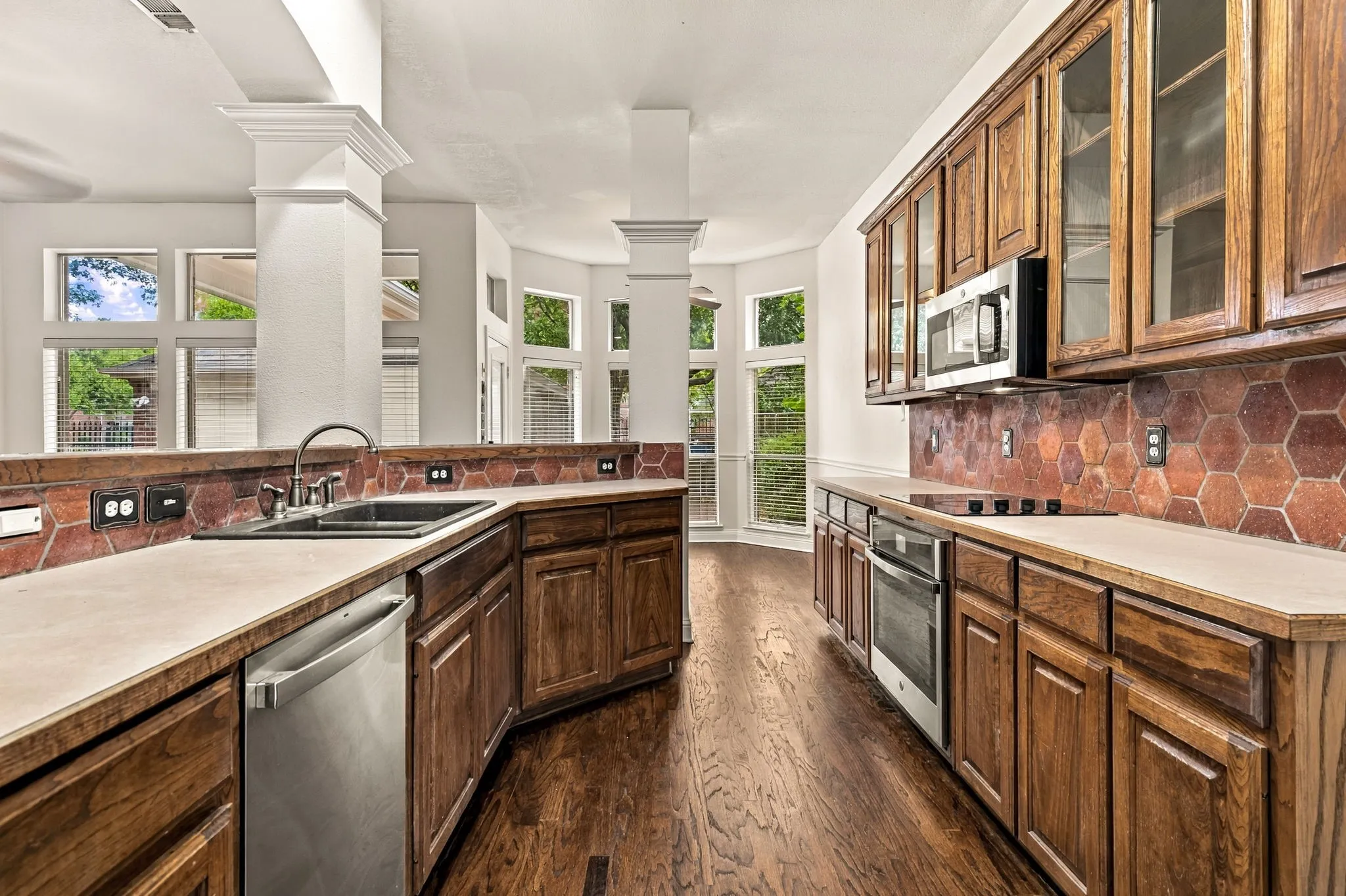 Single Family Residence For Sale in Collin County , 11124 Oliver Lane, Frisco, Texas 75035, 3 Bedroom, 3 Bathroom, 2 Garage spaces, 1,948 Sqft, built in 2000, mls#21398334, Real Estate Agent in Frisco, Homes For Sale in Collin county, Homes For Sale in Frisco, Realtor in Frisco Texas, Real Estate Brokerage Independent Realty Texas, Luminita Cordes Realtor