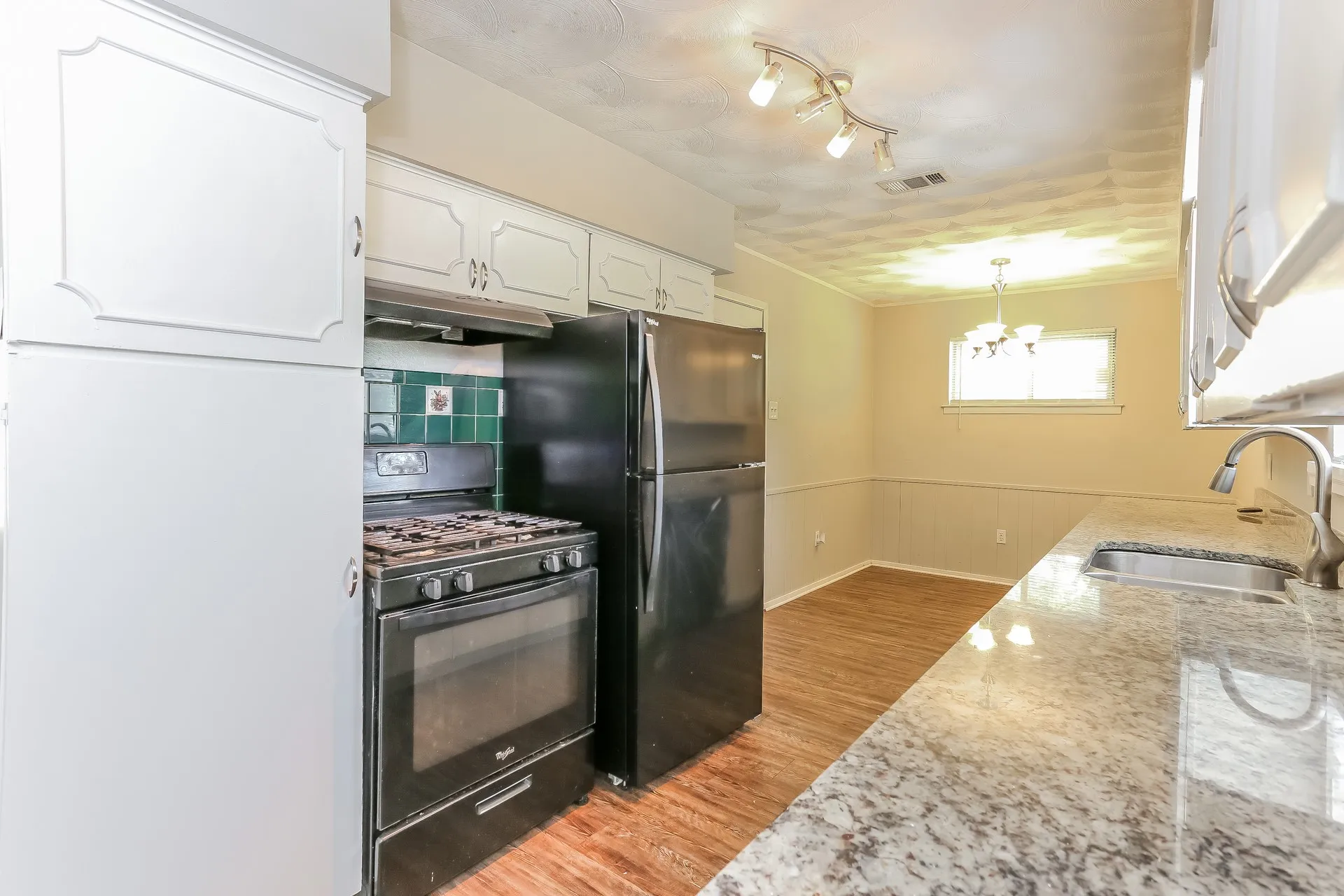 Single Family Residence For Rent in Dallas County , 6318 Songwood Drive, Dallas, Texas 75241, 2 Bedroom, 2 Bathroom, 1 Garage spaces, 1,343 Sqft, built in 1962, mls#21402641, Real Estate Agent in Dallas, Homes For Rent in Dallas county, Homes For Rent in Dallas, Realtor in Dallas Texas, Real Estate Brokerage Independent Realty Texas, Luminita Cordes Realtor