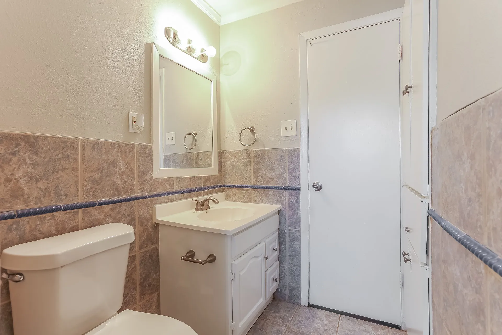 Single Family Residence For Rent in Dallas County , 6318 Songwood Drive, Dallas, Texas 75241, 2 Bedroom, 2 Bathroom, 1 Garage spaces, 1,343 Sqft, built in 1962, mls#21402641, Real Estate Agent in Dallas, Homes For Rent in Dallas county, Homes For Rent in Dallas, Realtor in Dallas Texas, Real Estate Brokerage Independent Realty Texas, Luminita Cordes Realtor