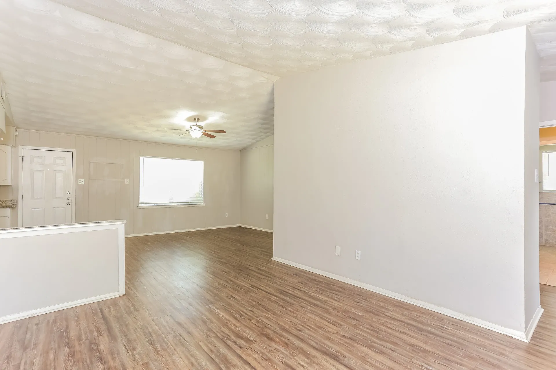 Single Family Residence For Rent in Dallas County , 6318 Songwood Drive, Dallas, Texas 75241, 2 Bedroom, 2 Bathroom, 1 Garage spaces, 1,343 Sqft, built in 1962, mls#21402641, Real Estate Agent in Dallas, Homes For Rent in Dallas county, Homes For Rent in Dallas, Realtor in Dallas Texas, Real Estate Brokerage Independent Realty Texas, Luminita Cordes Realtor