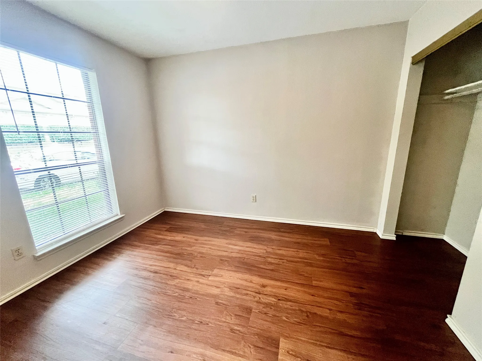 Duplex For Rent in Tarrant County , 5531 Whisper Glen Drive, Arlington, Texas 76017, 3 Bedroom, 2 Bathroom, 2 Garage spaces, 1,004 Sqft, built in 1987, mls#21400406, Real Estate Agent in Arlington, Homes For Rent in Tarrant county, Homes For Rent in Arlington, Realtor in Arlington Texas, Real Estate Brokerage Independent Realty Texas, Luminita Cordes Realtor