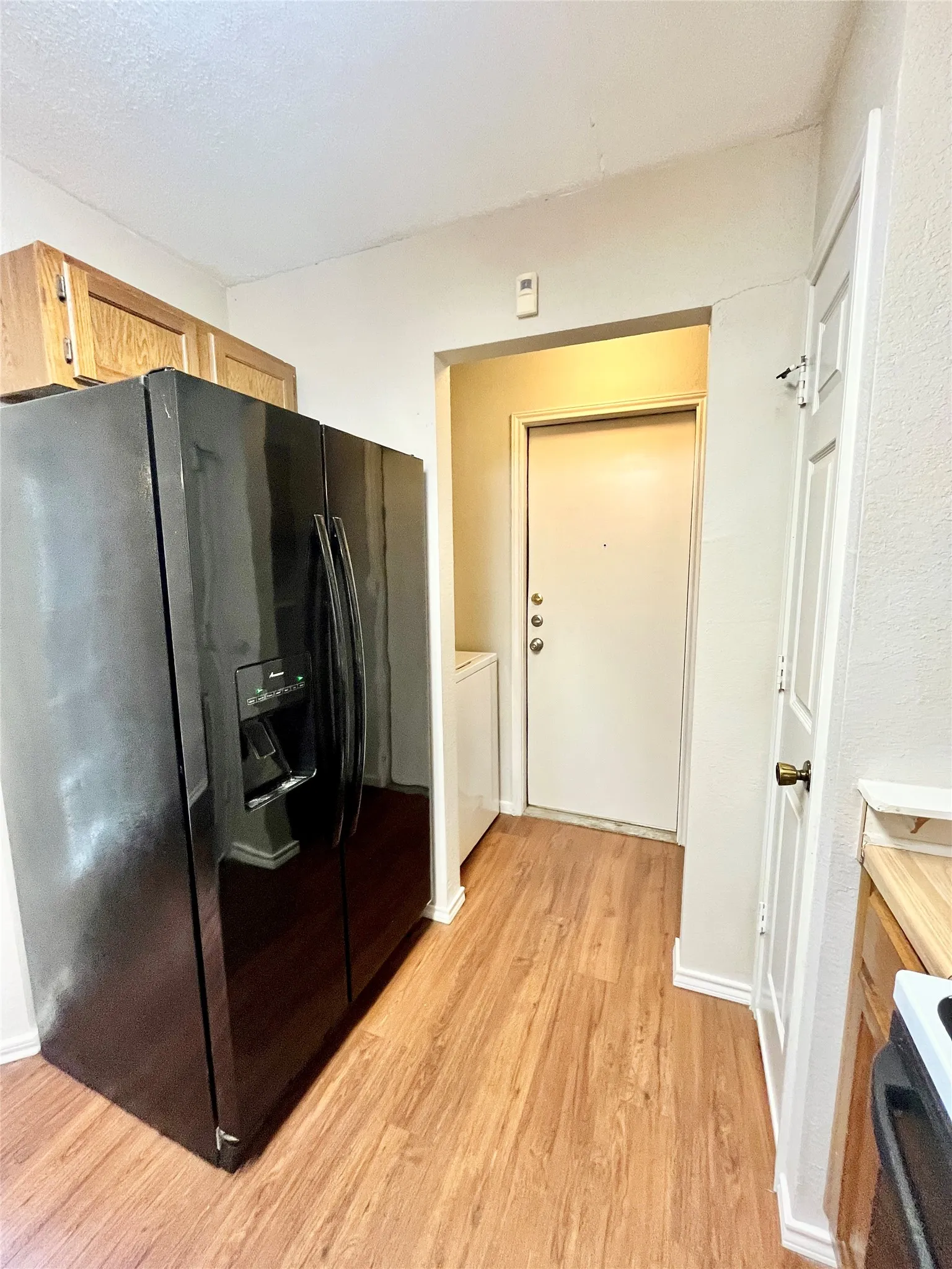 Duplex For Rent in Tarrant County , 5531 Whisper Glen Drive, Arlington, Texas 76017, 3 Bedroom, 2 Bathroom, 2 Garage spaces, 1,004 Sqft, built in 1987, mls#21400406, Real Estate Agent in Arlington, Homes For Rent in Tarrant county, Homes For Rent in Arlington, Realtor in Arlington Texas, Real Estate Brokerage Independent Realty Texas, Luminita Cordes Realtor