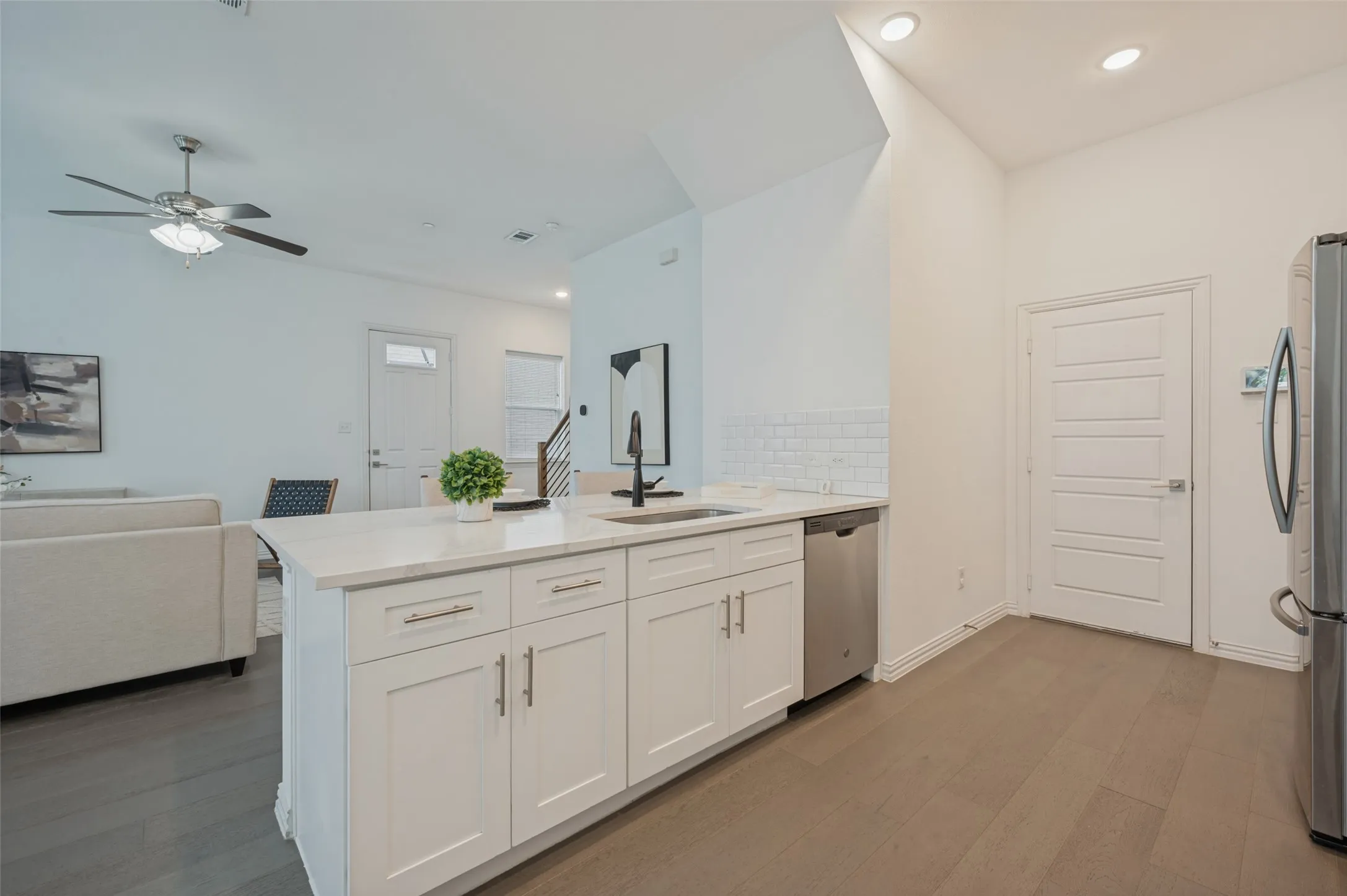 Townhouse For Sale in Dallas County , 2008 Bethlehem Street, Irving, Texas 75061, 3 Bedroom, 3 Bathroom, 2 Garage spaces, 1,869 Sqft, built in 2020, mls#21400503, Real Estate Agent in Irving, Homes For Sale in Dallas county, Homes For Sale in Irving, Realtor in Irving Texas, Real Estate Brokerage Independent Realty Texas, Luminita Cordes Realtor