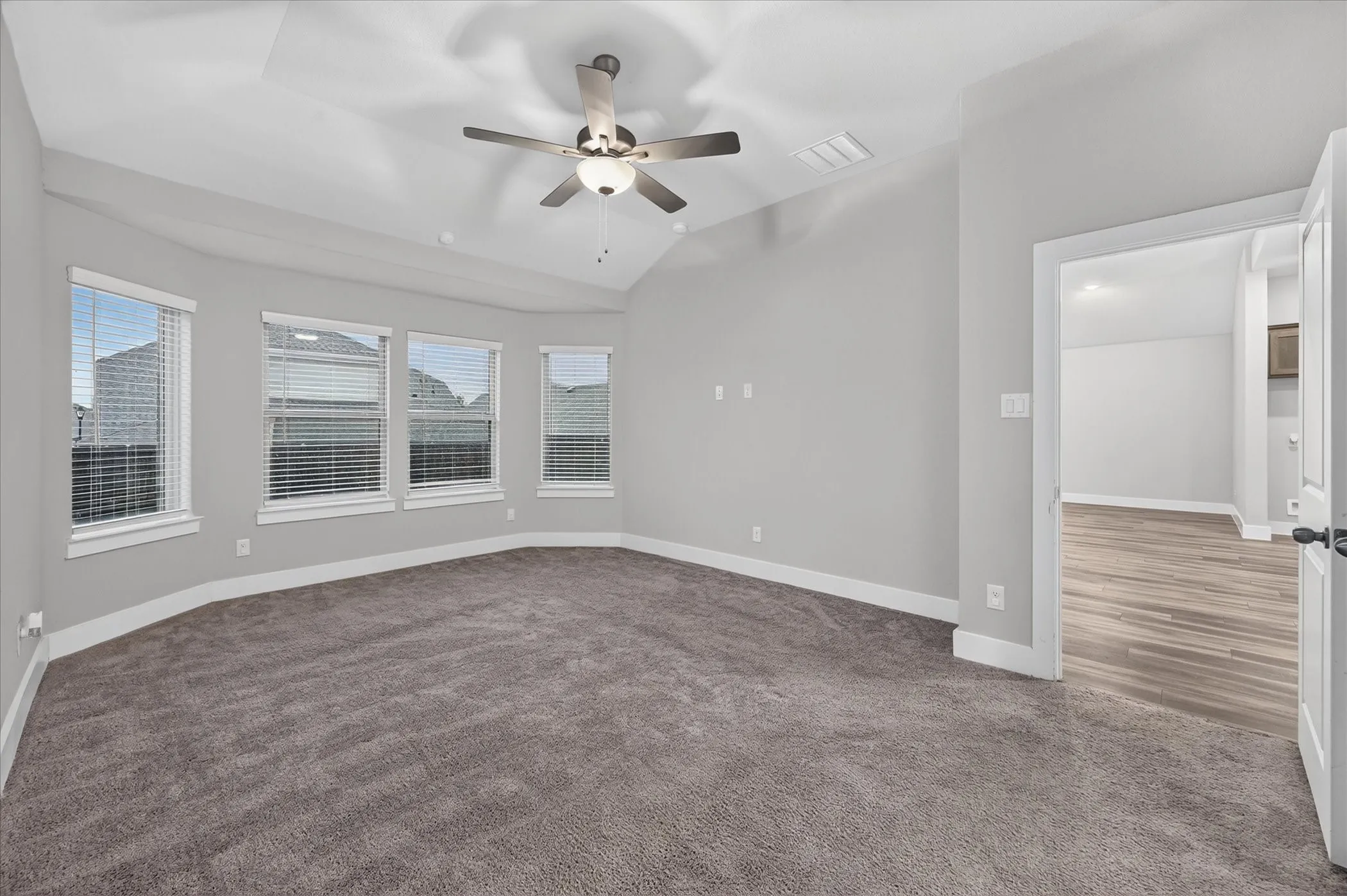 Single Family Residence For Sale in Tarrant County , 5120 Beautyberry Drive, Fort Worth, Texas 76036, 3 Bedroom, 2 Bathroom, 2 Garage spaces, 1,832 Sqft, built in 2021, mls#21402343, Real Estate Agent in Fort Worth, Homes For Sale in Tarrant county, Homes For Sale in Fort Worth, Realtor in Fort Worth Texas, Real Estate Brokerage Independent Realty Texas, Luminita Cordes Realtor