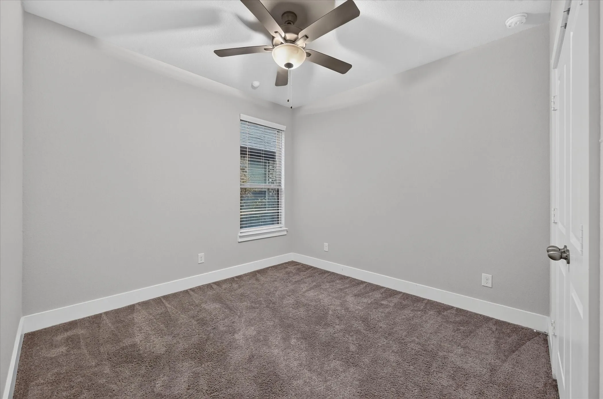 Single Family Residence For Sale in Tarrant County , 5120 Beautyberry Drive, Fort Worth, Texas 76036, 3 Bedroom, 2 Bathroom, 2 Garage spaces, 1,832 Sqft, built in 2021, mls#21402343, Real Estate Agent in Fort Worth, Homes For Sale in Tarrant county, Homes For Sale in Fort Worth, Realtor in Fort Worth Texas, Real Estate Brokerage Independent Realty Texas, Luminita Cordes Realtor