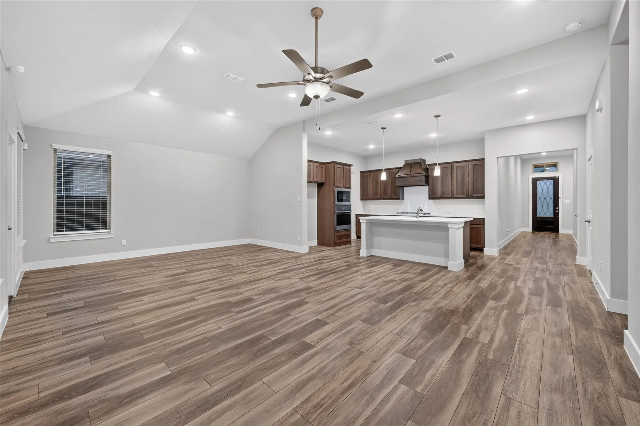 Single Family Residence For Sale in Tarrant County , 5120 Beautyberry Drive, Fort Worth, Texas 76036, 3 Bedroom, 2 Bathroom, 2 Garage spaces, 1,832 Sqft, built in 2021, mls#21402343, Real Estate Agent in Fort Worth, Homes For Sale in Tarrant county, Homes For Sale in Fort Worth, Realtor in Fort Worth Texas, Real Estate Brokerage Independent Realty Texas, Luminita Cordes Realtor