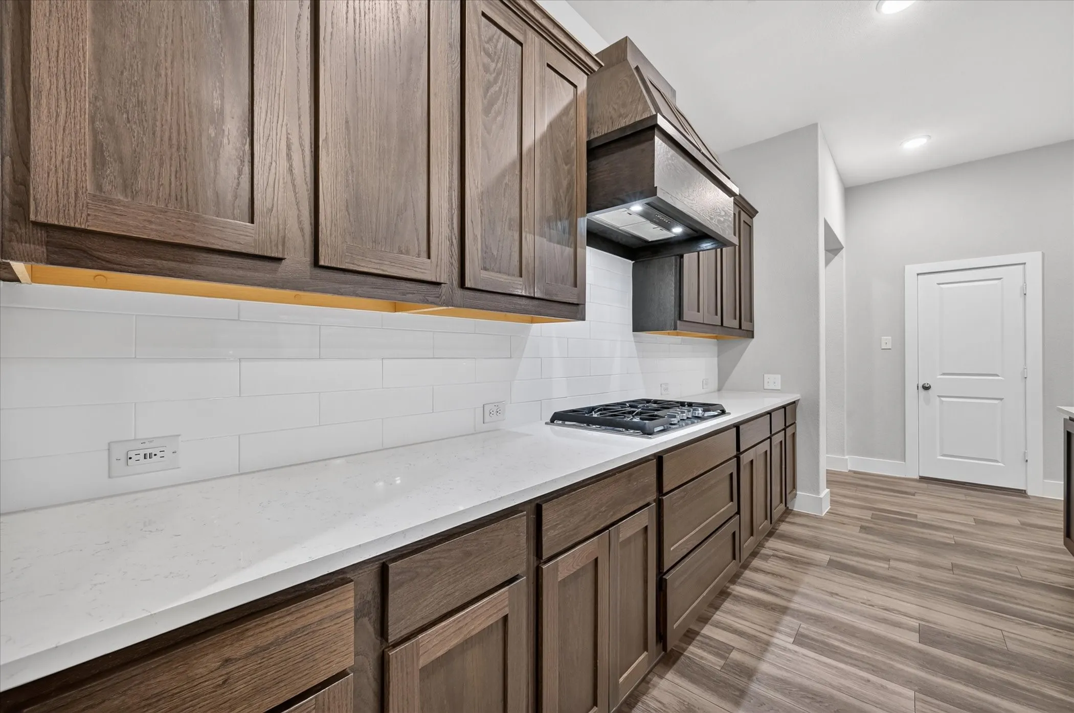 Single Family Residence For Sale in Tarrant County , 5120 Beautyberry Drive, Fort Worth, Texas 76036, 3 Bedroom, 2 Bathroom, 2 Garage spaces, 1,832 Sqft, built in 2021, mls#21402343, Real Estate Agent in Fort Worth, Homes For Sale in Tarrant county, Homes For Sale in Fort Worth, Realtor in Fort Worth Texas, Real Estate Brokerage Independent Realty Texas, Luminita Cordes Realtor