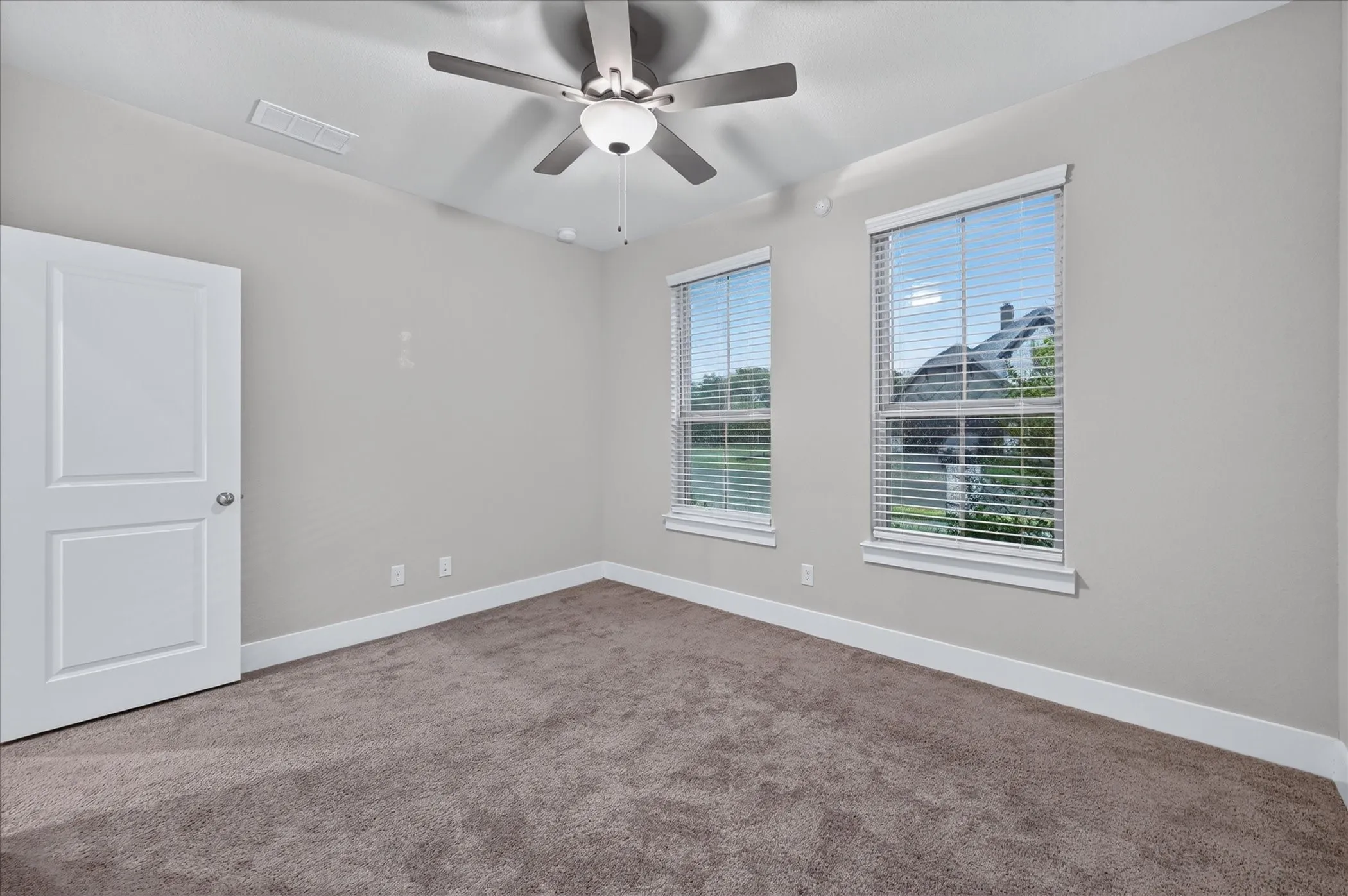 Single Family Residence For Sale in Tarrant County , 5120 Beautyberry Drive, Fort Worth, Texas 76036, 3 Bedroom, 2 Bathroom, 2 Garage spaces, 1,832 Sqft, built in 2021, mls#21402343, Real Estate Agent in Fort Worth, Homes For Sale in Tarrant county, Homes For Sale in Fort Worth, Realtor in Fort Worth Texas, Real Estate Brokerage Independent Realty Texas, Luminita Cordes Realtor