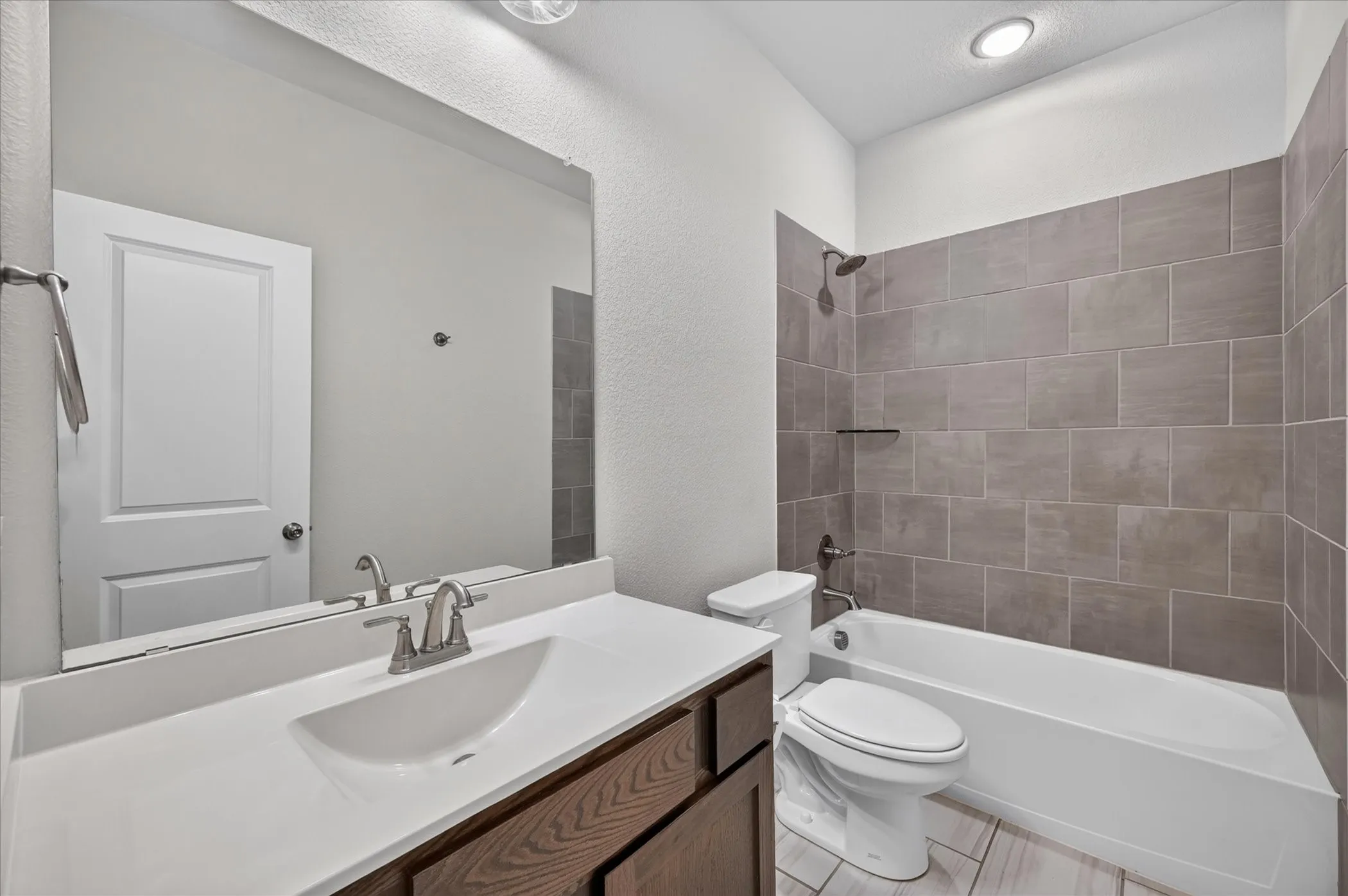 Single Family Residence For Sale in Tarrant County , 5120 Beautyberry Drive, Fort Worth, Texas 76036, 3 Bedroom, 2 Bathroom, 2 Garage spaces, 1,832 Sqft, built in 2021, mls#21402343, Real Estate Agent in Fort Worth, Homes For Sale in Tarrant county, Homes For Sale in Fort Worth, Realtor in Fort Worth Texas, Real Estate Brokerage Independent Realty Texas, Luminita Cordes Realtor
