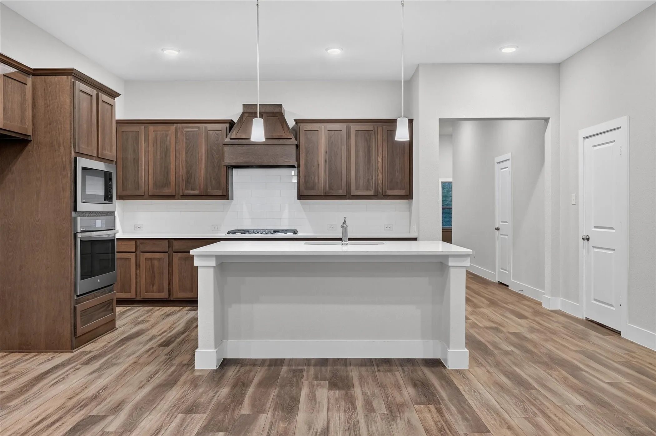 Single Family Residence For Sale in Tarrant County , 5120 Beautyberry Drive, Fort Worth, Texas 76036, 3 Bedroom, 2 Bathroom, 2 Garage spaces, 1,832 Sqft, built in 2021, mls#21402343, Real Estate Agent in Fort Worth, Homes For Sale in Tarrant county, Homes For Sale in Fort Worth, Realtor in Fort Worth Texas, Real Estate Brokerage Independent Realty Texas, Luminita Cordes Realtor