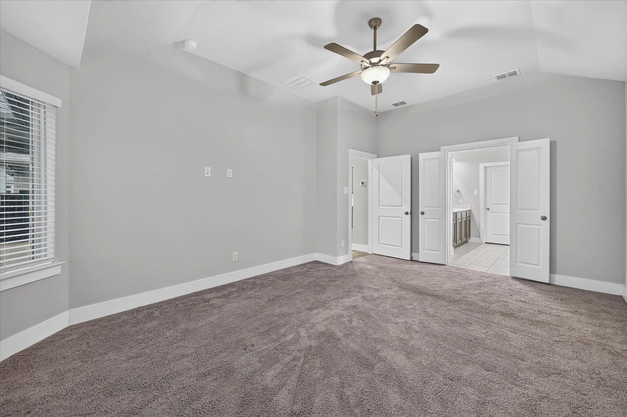 Single Family Residence For Sale in Tarrant County , 5120 Beautyberry Drive, Fort Worth, Texas 76036, 3 Bedroom, 2 Bathroom, 2 Garage spaces, 1,832 Sqft, built in 2021, mls#21402343, Real Estate Agent in Fort Worth, Homes For Sale in Tarrant county, Homes For Sale in Fort Worth, Realtor in Fort Worth Texas, Real Estate Brokerage Independent Realty Texas, Luminita Cordes Realtor