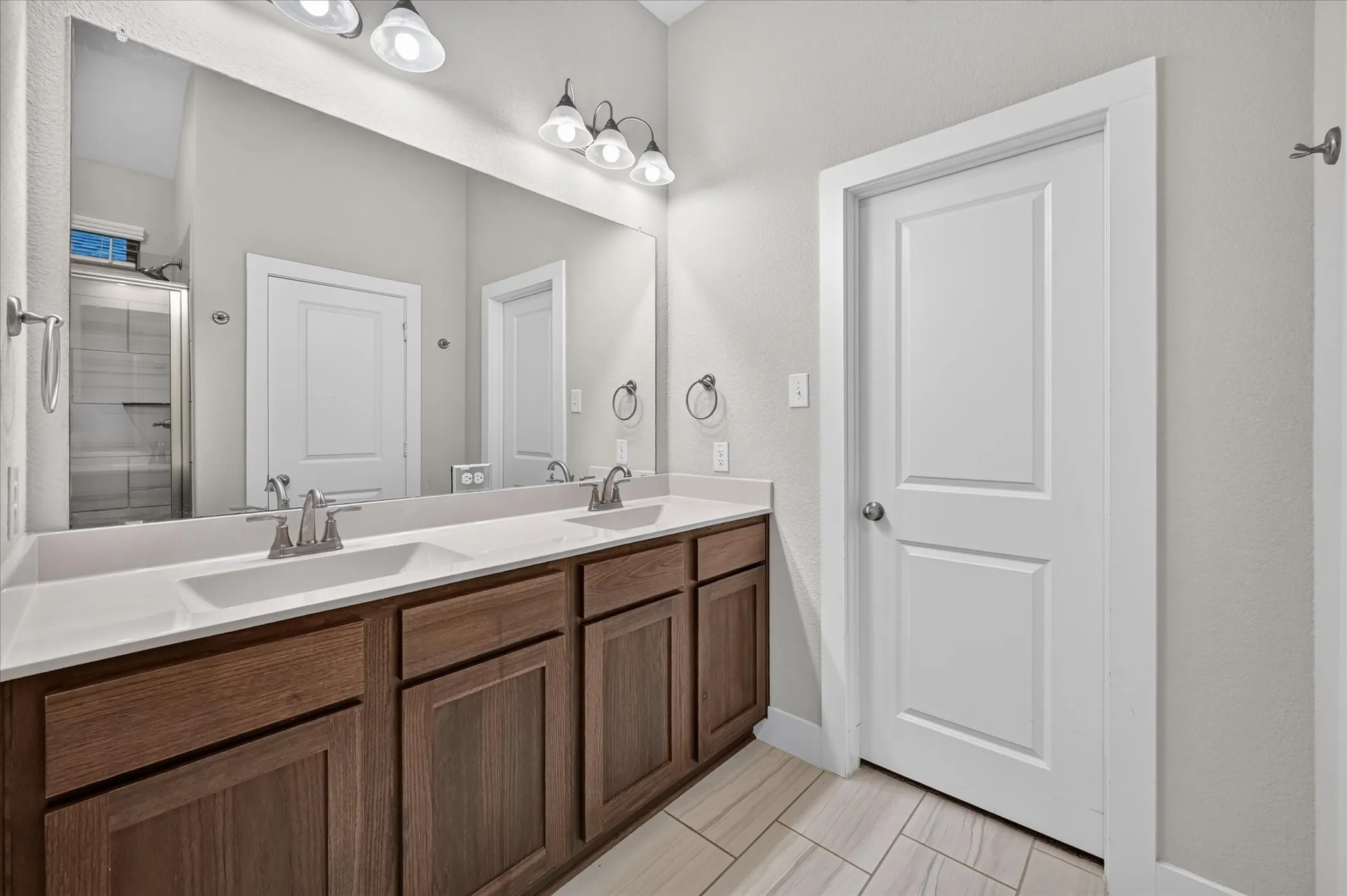Single Family Residence For Sale in Tarrant County , 5120 Beautyberry Drive, Fort Worth, Texas 76036, 3 Bedroom, 2 Bathroom, 2 Garage spaces, 1,832 Sqft, built in 2021, mls#21402343, Real Estate Agent in Fort Worth, Homes For Sale in Tarrant county, Homes For Sale in Fort Worth, Realtor in Fort Worth Texas, Real Estate Brokerage Independent Realty Texas, Luminita Cordes Realtor