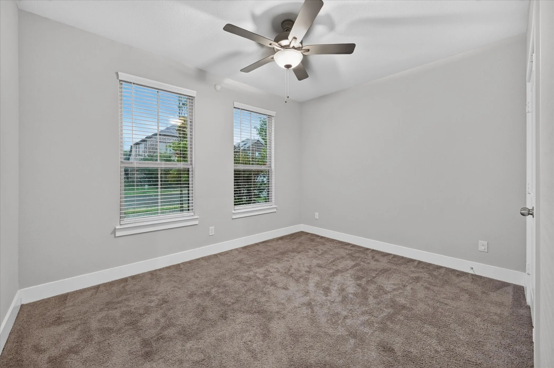 Single Family Residence For Sale in Tarrant County , 5120 Beautyberry Drive, Fort Worth, Texas 76036, 3 Bedroom, 2 Bathroom, 2 Garage spaces, 1,832 Sqft, built in 2021, mls#21402343, Real Estate Agent in Fort Worth, Homes For Sale in Tarrant county, Homes For Sale in Fort Worth, Realtor in Fort Worth Texas, Real Estate Brokerage Independent Realty Texas, Luminita Cordes Realtor