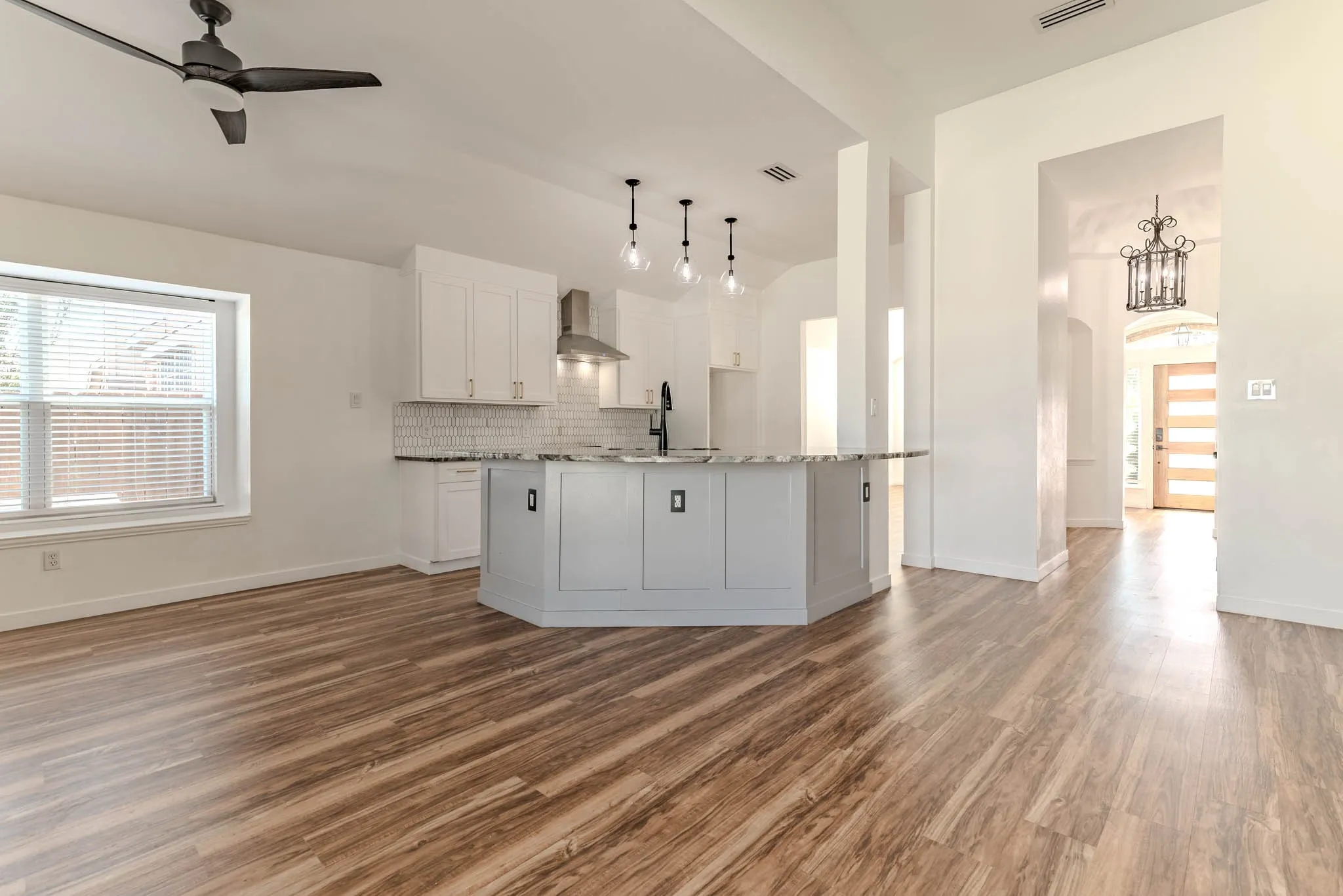 Single Family Residence For Rent in Tarrant County , 609 Bristlecone Drive, Arlington, Texas 76018, 4 Bedroom, 2 Bathroom, 2 Garage spaces, 2,091 Sqft, built in 2002, mls#21401617, Real Estate Agent in Arlington, Homes For Rent in Tarrant county, Homes For Rent in Arlington, Realtor in Arlington Texas, Real Estate Brokerage Independent Realty Texas, Luminita Cordes Realtor
