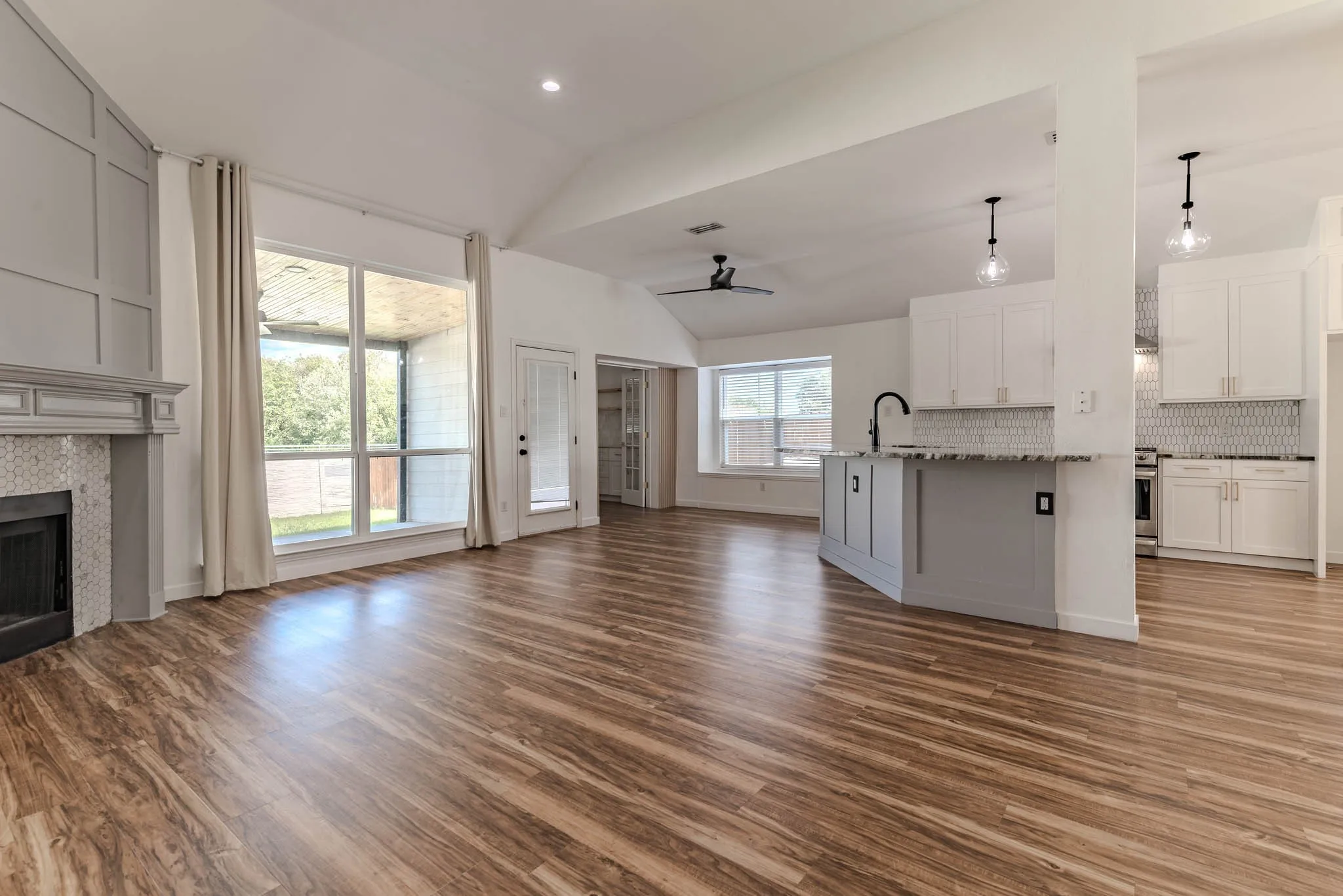 Single Family Residence For Rent in Tarrant County , 609 Bristlecone Drive, Arlington, Texas 76018, 4 Bedroom, 2 Bathroom, 2 Garage spaces, 2,091 Sqft, built in 2002, mls#21401617, Real Estate Agent in Arlington, Homes For Rent in Tarrant county, Homes For Rent in Arlington, Realtor in Arlington Texas, Real Estate Brokerage Independent Realty Texas, Luminita Cordes Realtor