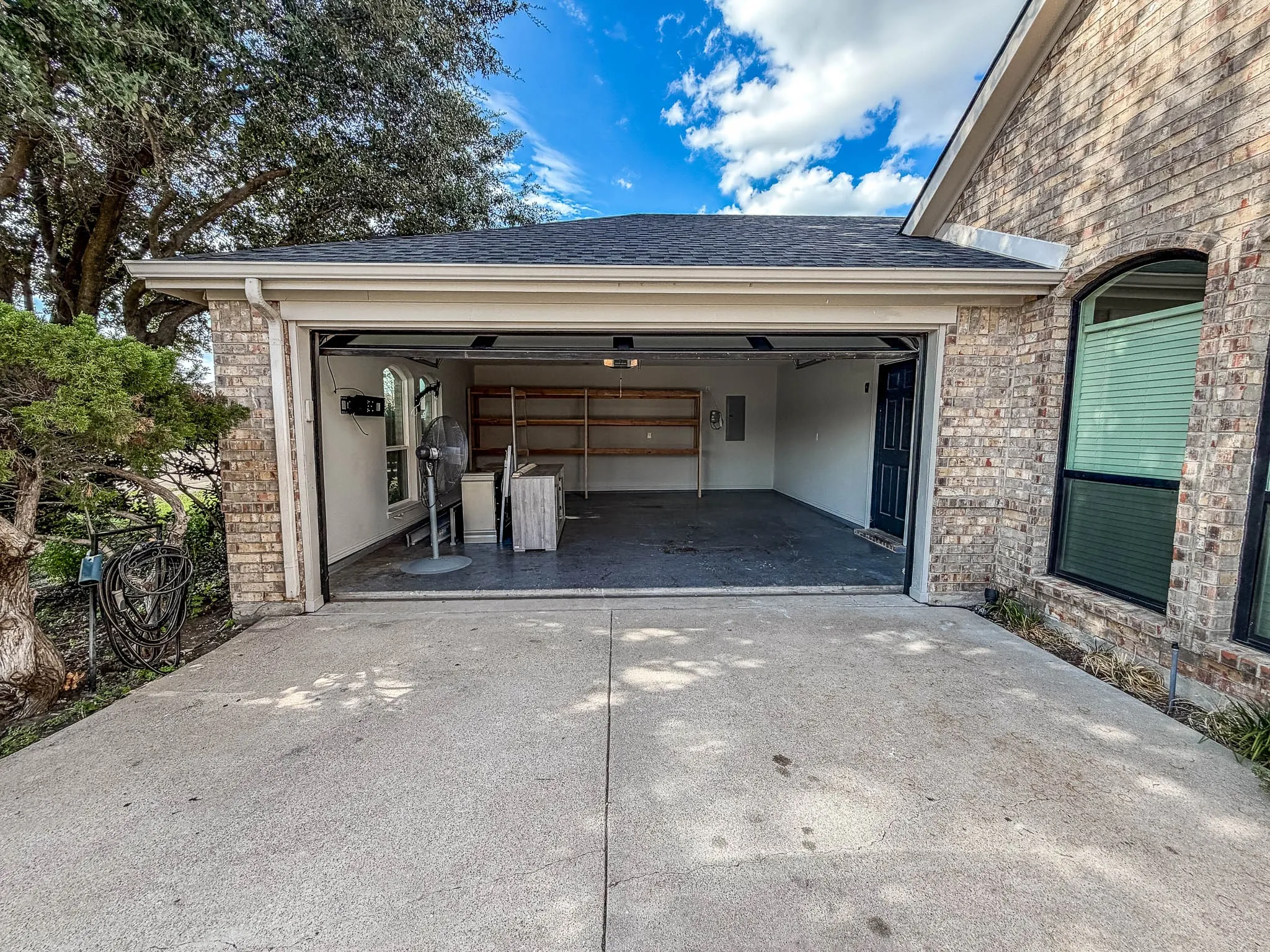 Single Family Residence For Rent in Tarrant County , 609 Bristlecone Drive, Arlington, Texas 76018, 4 Bedroom, 2 Bathroom, 2 Garage spaces, 2,091 Sqft, built in 2002, mls#21401617, Real Estate Agent in Arlington, Homes For Rent in Tarrant county, Homes For Rent in Arlington, Realtor in Arlington Texas, Real Estate Brokerage Independent Realty Texas, Luminita Cordes Realtor