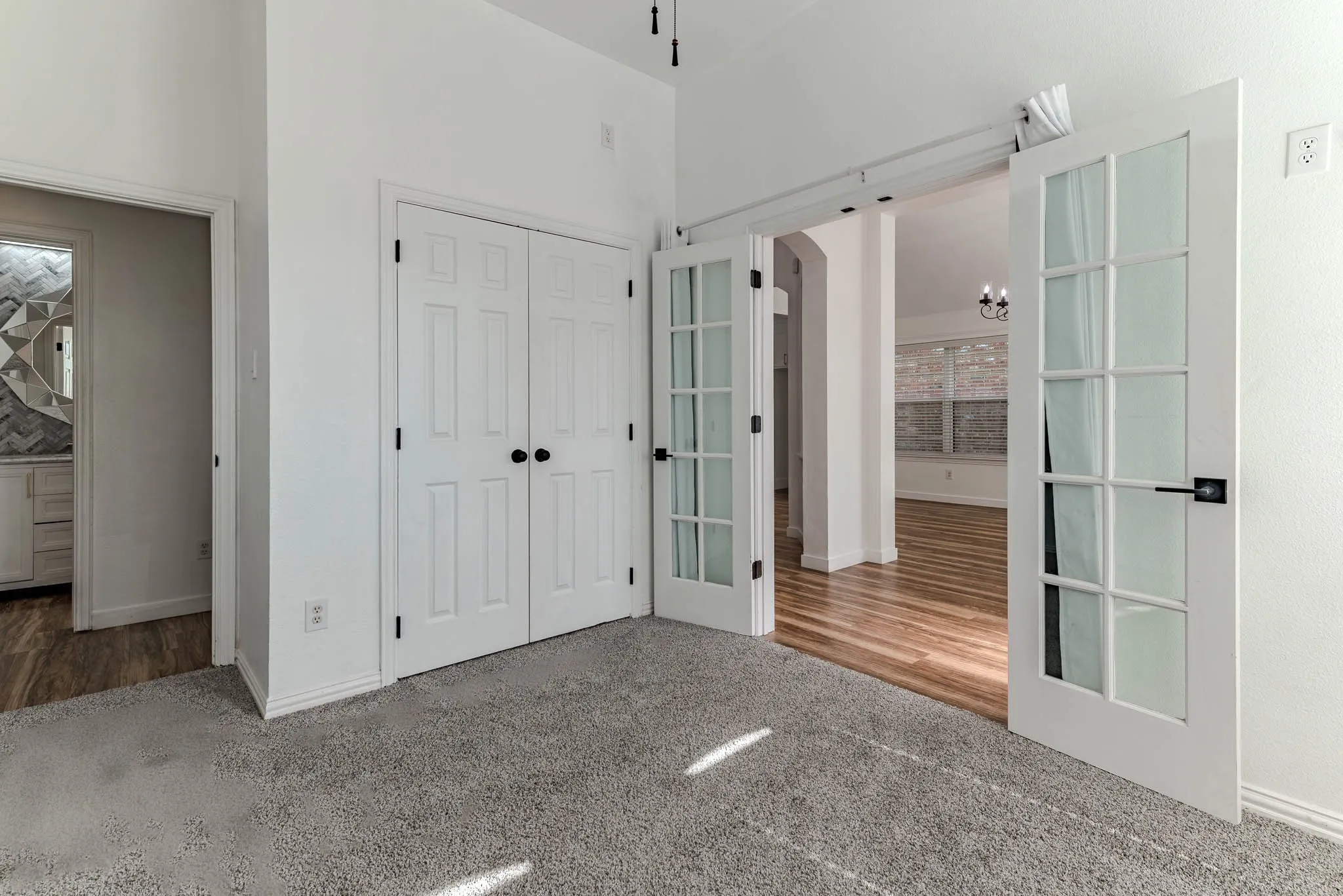 Single Family Residence For Rent in Tarrant County , 609 Bristlecone Drive, Arlington, Texas 76018, 4 Bedroom, 2 Bathroom, 2 Garage spaces, 2,091 Sqft, built in 2002, mls#21401617, Real Estate Agent in Arlington, Homes For Rent in Tarrant county, Homes For Rent in Arlington, Realtor in Arlington Texas, Real Estate Brokerage Independent Realty Texas, Luminita Cordes Realtor