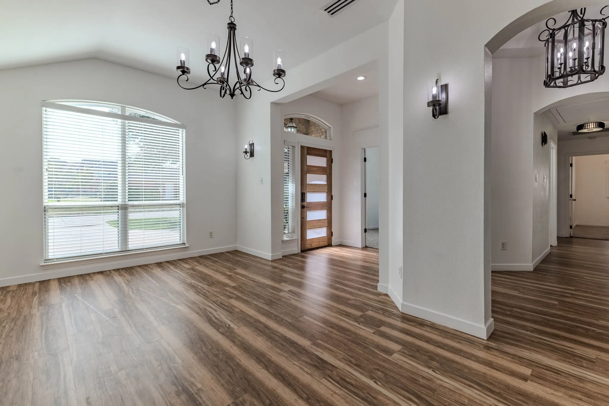 Single Family Residence For Rent in Tarrant County , 609 Bristlecone Drive, Arlington, Texas 76018, 4 Bedroom, 2 Bathroom, 2 Garage spaces, 2,091 Sqft, built in 2002, mls#21401617, Real Estate Agent in Arlington, Homes For Rent in Tarrant county, Homes For Rent in Arlington, Realtor in Arlington Texas, Real Estate Brokerage Independent Realty Texas, Luminita Cordes Realtor