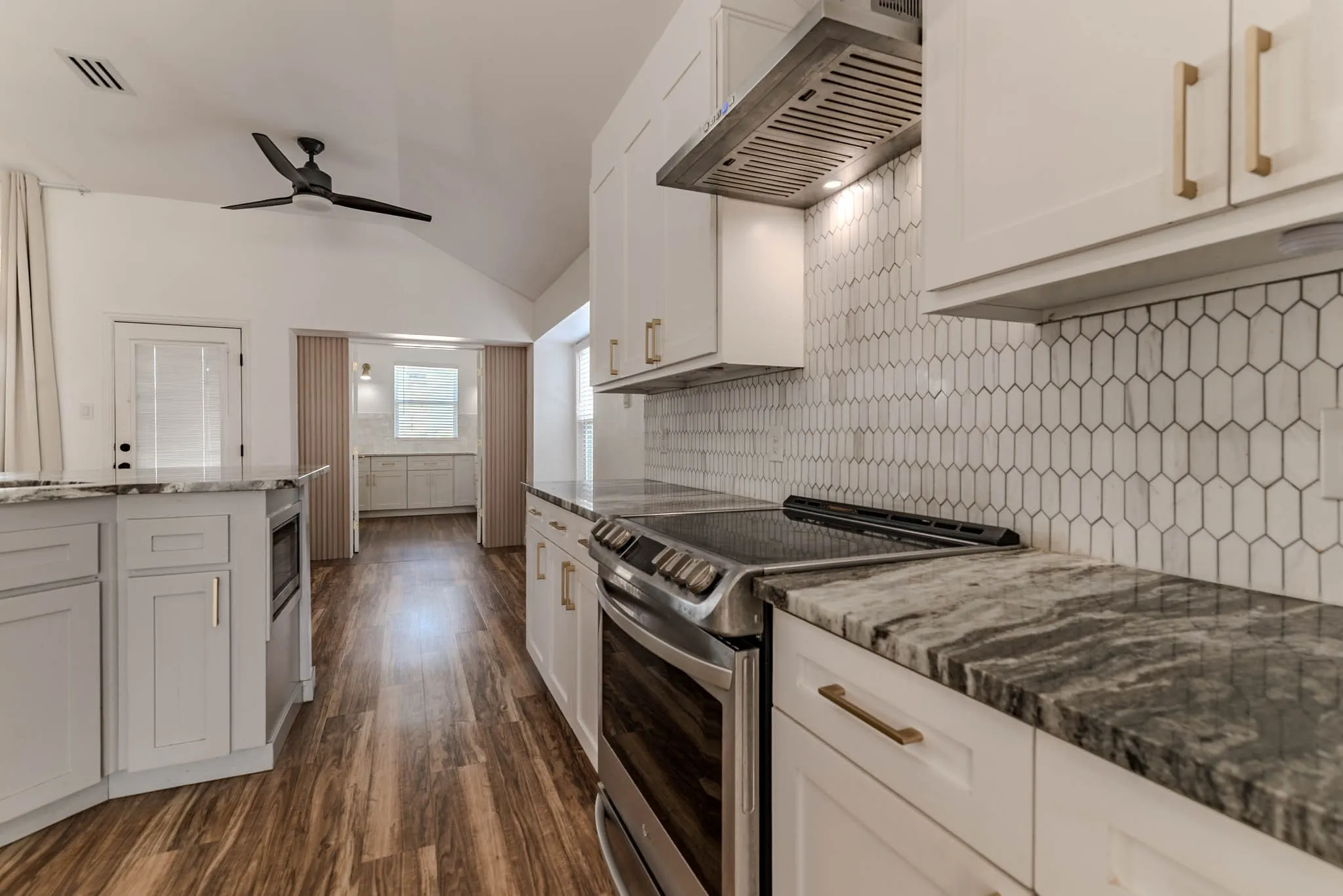 Single Family Residence For Rent in Tarrant County , 609 Bristlecone Drive, Arlington, Texas 76018, 4 Bedroom, 2 Bathroom, 2 Garage spaces, 2,091 Sqft, built in 2002, mls#21401617, Real Estate Agent in Arlington, Homes For Rent in Tarrant county, Homes For Rent in Arlington, Realtor in Arlington Texas, Real Estate Brokerage Independent Realty Texas, Luminita Cordes Realtor