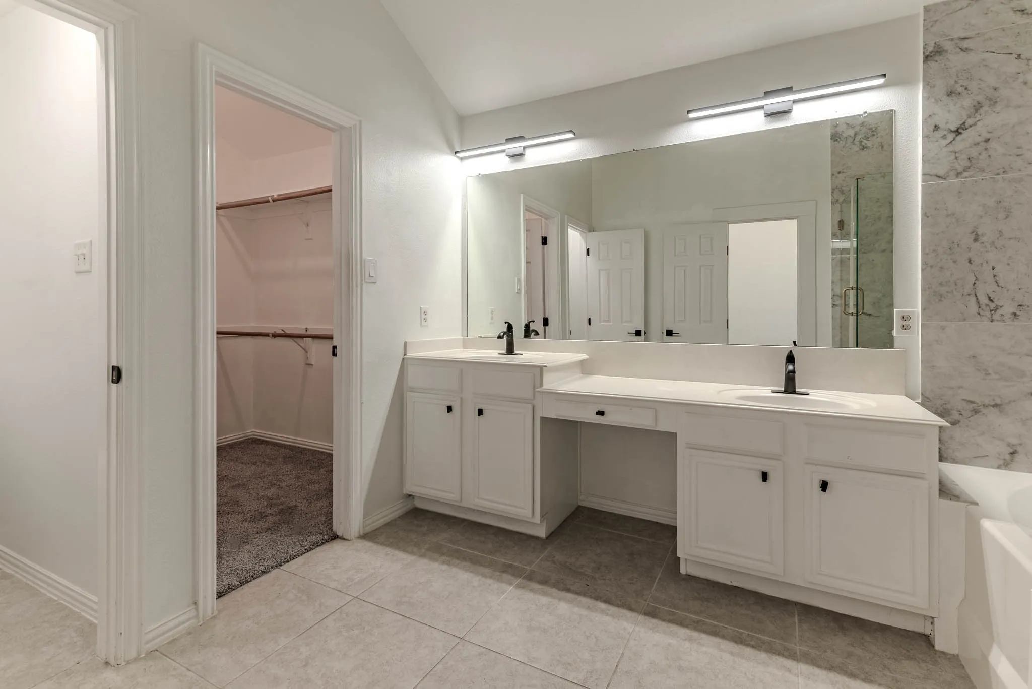 Single Family Residence For Rent in Tarrant County , 609 Bristlecone Drive, Arlington, Texas 76018, 4 Bedroom, 2 Bathroom, 2 Garage spaces, 2,091 Sqft, built in 2002, mls#21401617, Real Estate Agent in Arlington, Homes For Rent in Tarrant county, Homes For Rent in Arlington, Realtor in Arlington Texas, Real Estate Brokerage Independent Realty Texas, Luminita Cordes Realtor