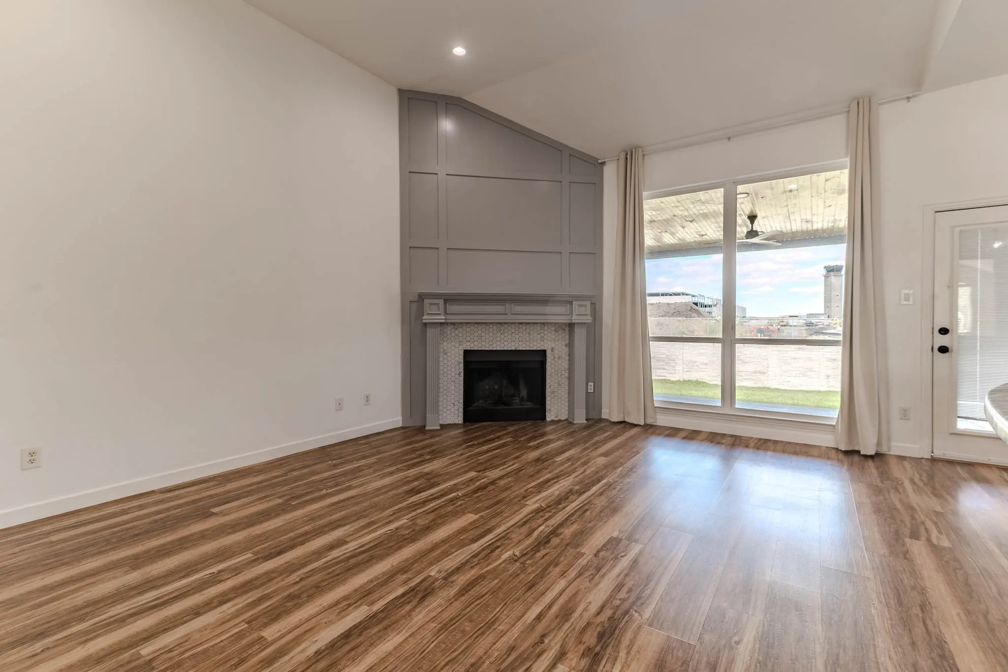 Single Family Residence For Rent in Tarrant County , 609 Bristlecone Drive, Arlington, Texas 76018, 4 Bedroom, 2 Bathroom, 2 Garage spaces, 2,091 Sqft, built in 2002, mls#21401617, Real Estate Agent in Arlington, Homes For Rent in Tarrant county, Homes For Rent in Arlington, Realtor in Arlington Texas, Real Estate Brokerage Independent Realty Texas, Luminita Cordes Realtor