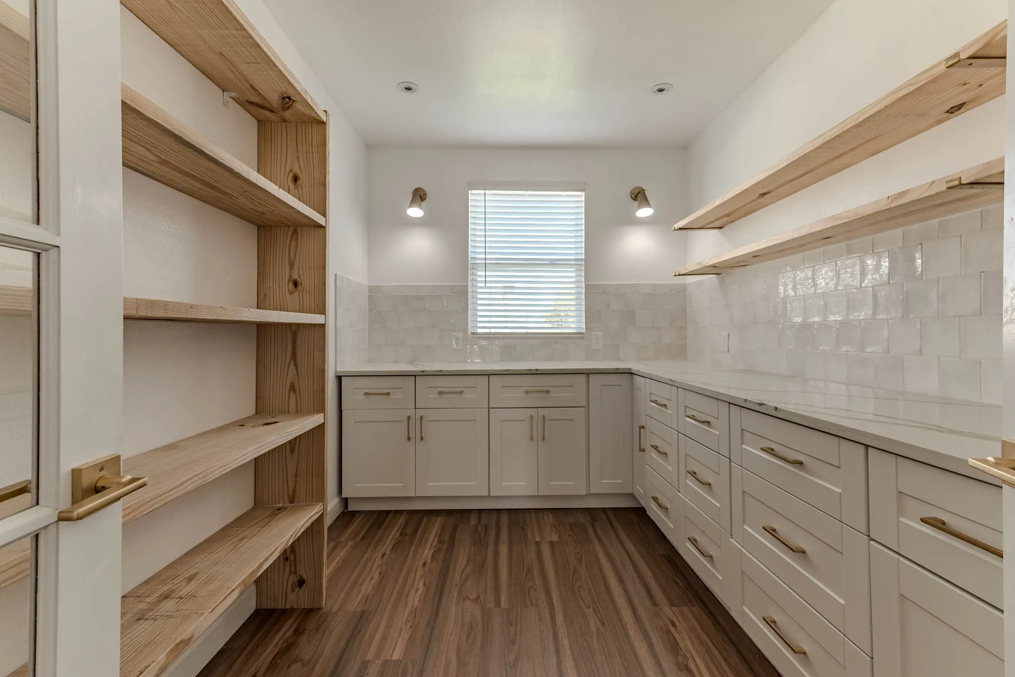 awesome add on butlers pantry!