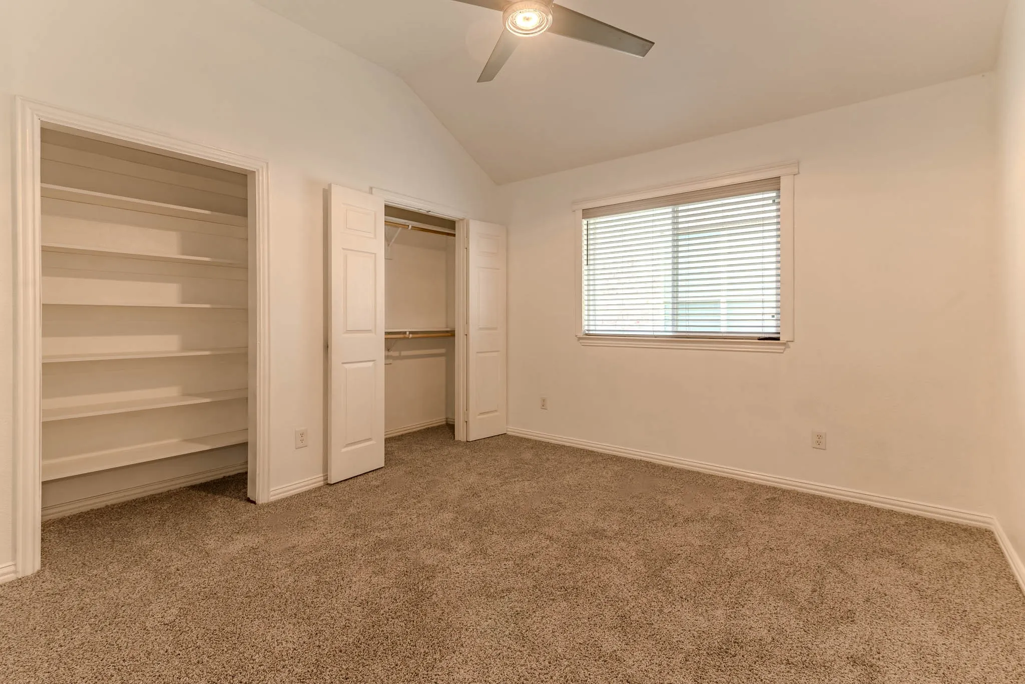 Single Family Residence For Rent in Tarrant County , 609 Bristlecone Drive, Arlington, Texas 76018, 4 Bedroom, 2 Bathroom, 2 Garage spaces, 2,091 Sqft, built in 2002, mls#21401617, Real Estate Agent in Arlington, Homes For Rent in Tarrant county, Homes For Rent in Arlington, Realtor in Arlington Texas, Real Estate Brokerage Independent Realty Texas, Luminita Cordes Realtor