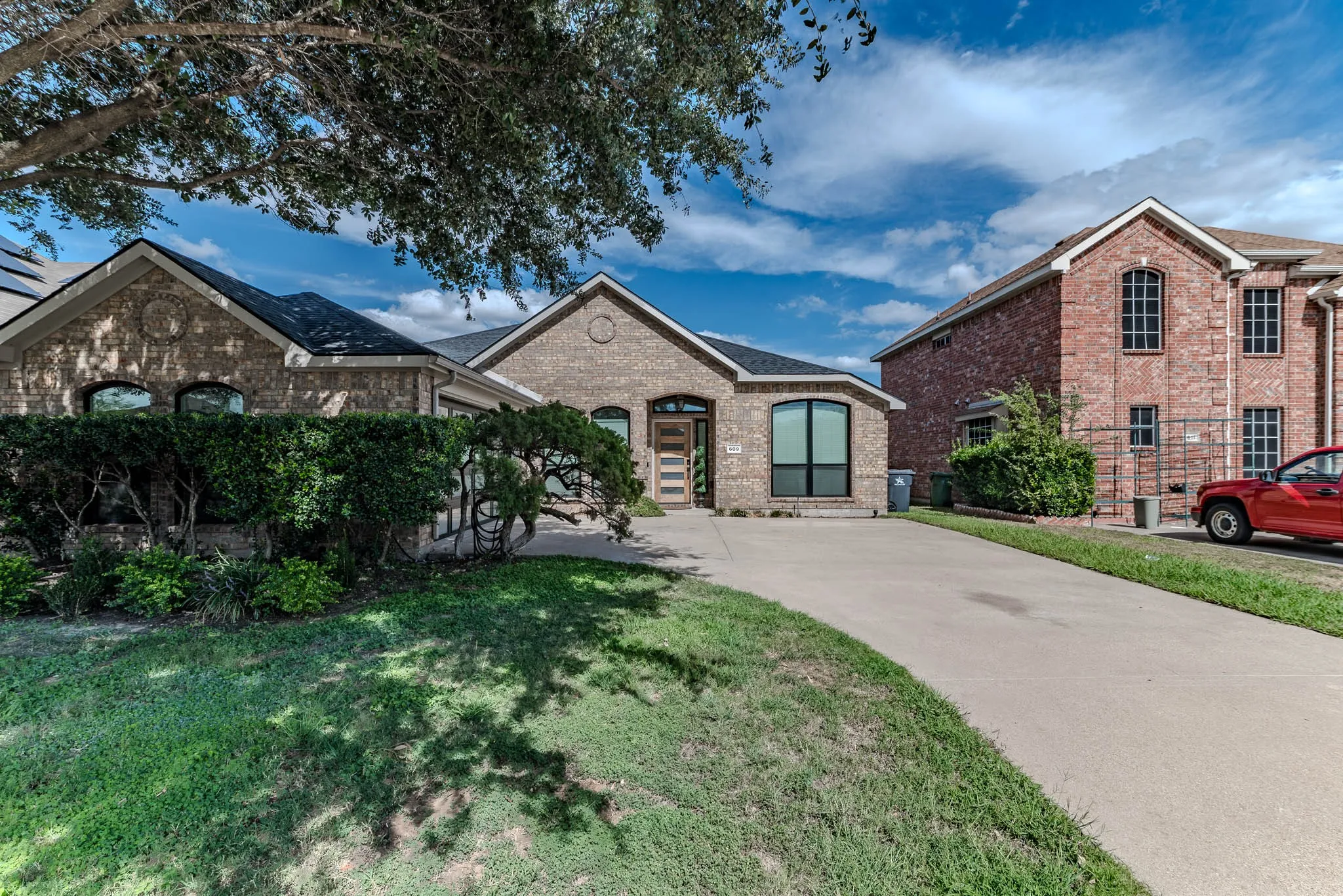Single Family Residence For Rent in Tarrant County , 609 Bristlecone Drive, Arlington, Texas 76018, 4 Bedroom, 2 Bathroom, 2 Garage spaces, 2,091 Sqft, built in 2002, mls#21401617, Real Estate Agent in Arlington, Homes For Rent in Tarrant county, Homes For Rent in Arlington, Realtor in Arlington Texas, Real Estate Brokerage Independent Realty Texas, Luminita Cordes Realtor