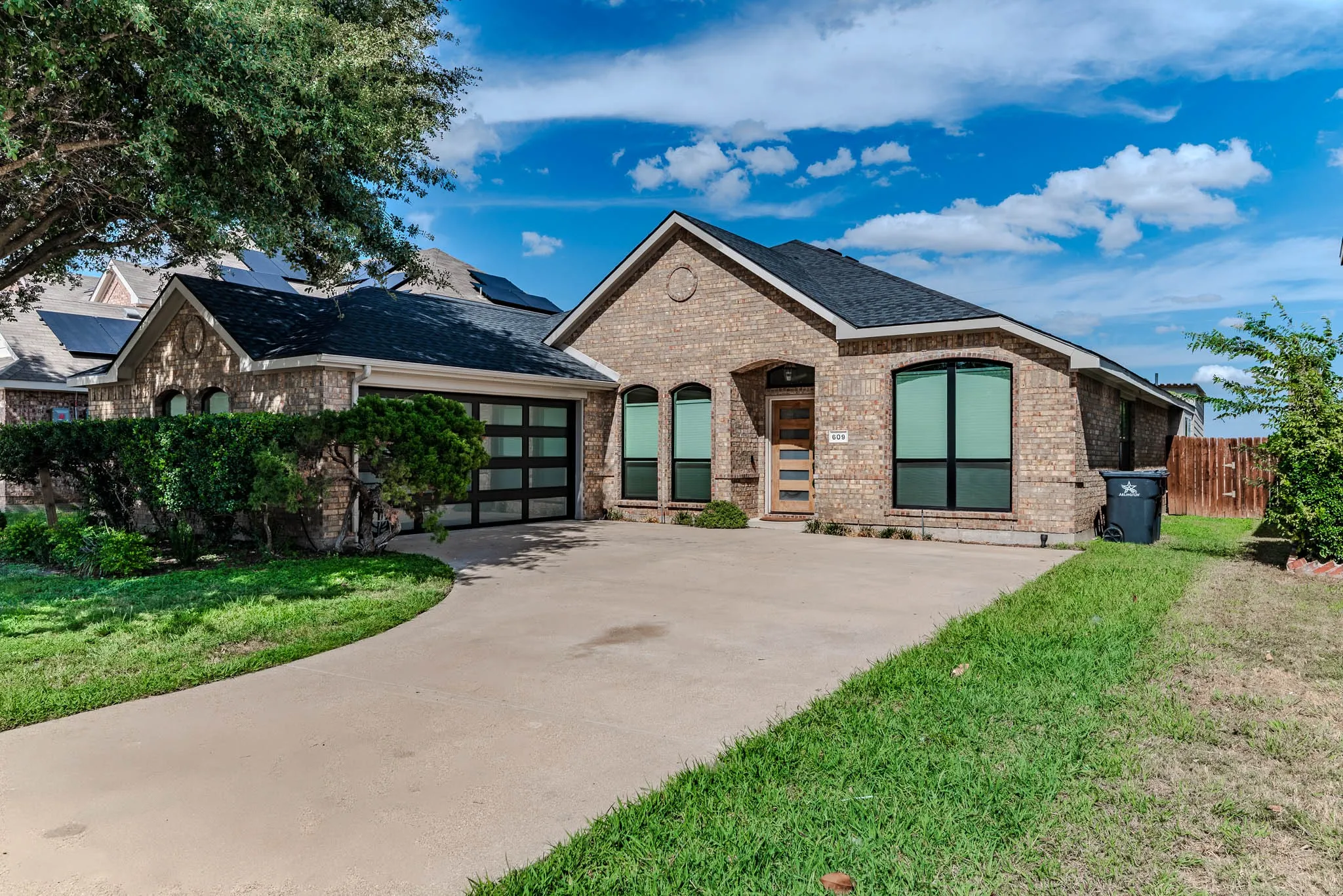 Single Family Residence For Rent in Tarrant County , 609 Bristlecone Drive, Arlington, Texas 76018, 4 Bedroom, 2 Bathroom, 2 Garage spaces, 2,091 Sqft, built in 2002, mls#21401617, Real Estate Agent in Arlington, Homes For Rent in Tarrant county, Homes For Rent in Arlington, Realtor in Arlington Texas, Real Estate Brokerage Independent Realty Texas, Luminita Cordes Realtor