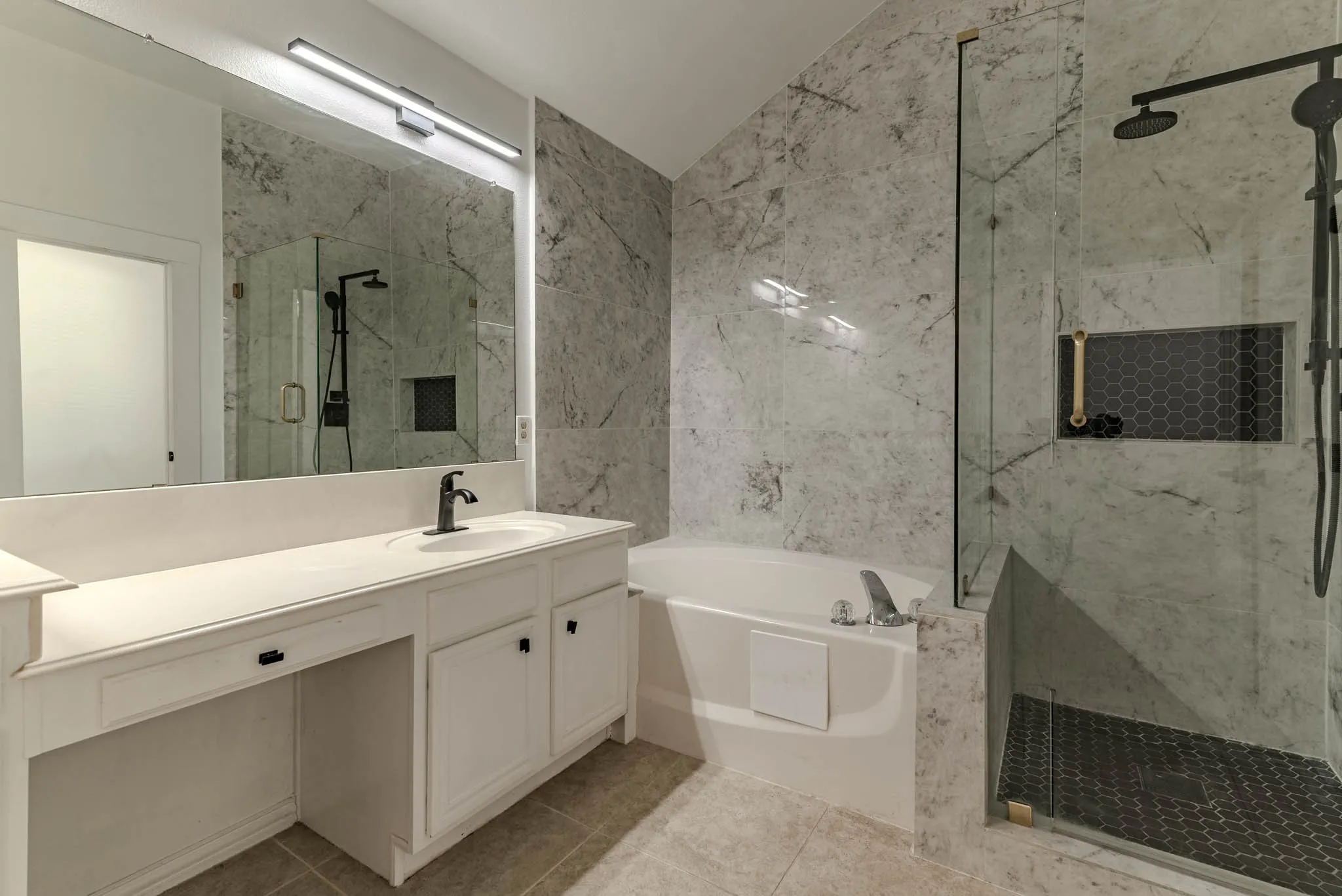 Single Family Residence For Rent in Tarrant County , 609 Bristlecone Drive, Arlington, Texas 76018, 4 Bedroom, 2 Bathroom, 2 Garage spaces, 2,091 Sqft, built in 2002, mls#21401617, Real Estate Agent in Arlington, Homes For Rent in Tarrant county, Homes For Rent in Arlington, Realtor in Arlington Texas, Real Estate Brokerage Independent Realty Texas, Luminita Cordes Realtor