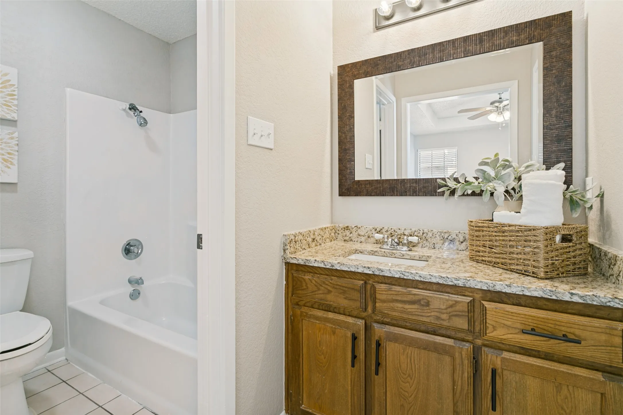 Single Family Residence For Sale in Tarrant County , 2323 Lido Lane, Arlington, Texas 76015, 2 Bedroom, 2 Bathroom, Garage spaces, 1,034 Sqft, built in 1983, mls#21401707, Real Estate Agent in Arlington, Homes For Sale in Tarrant county, Homes For Sale in Arlington, Realtor in Arlington Texas, Real Estate Brokerage Independent Realty Texas, Luminita Cordes Realtor