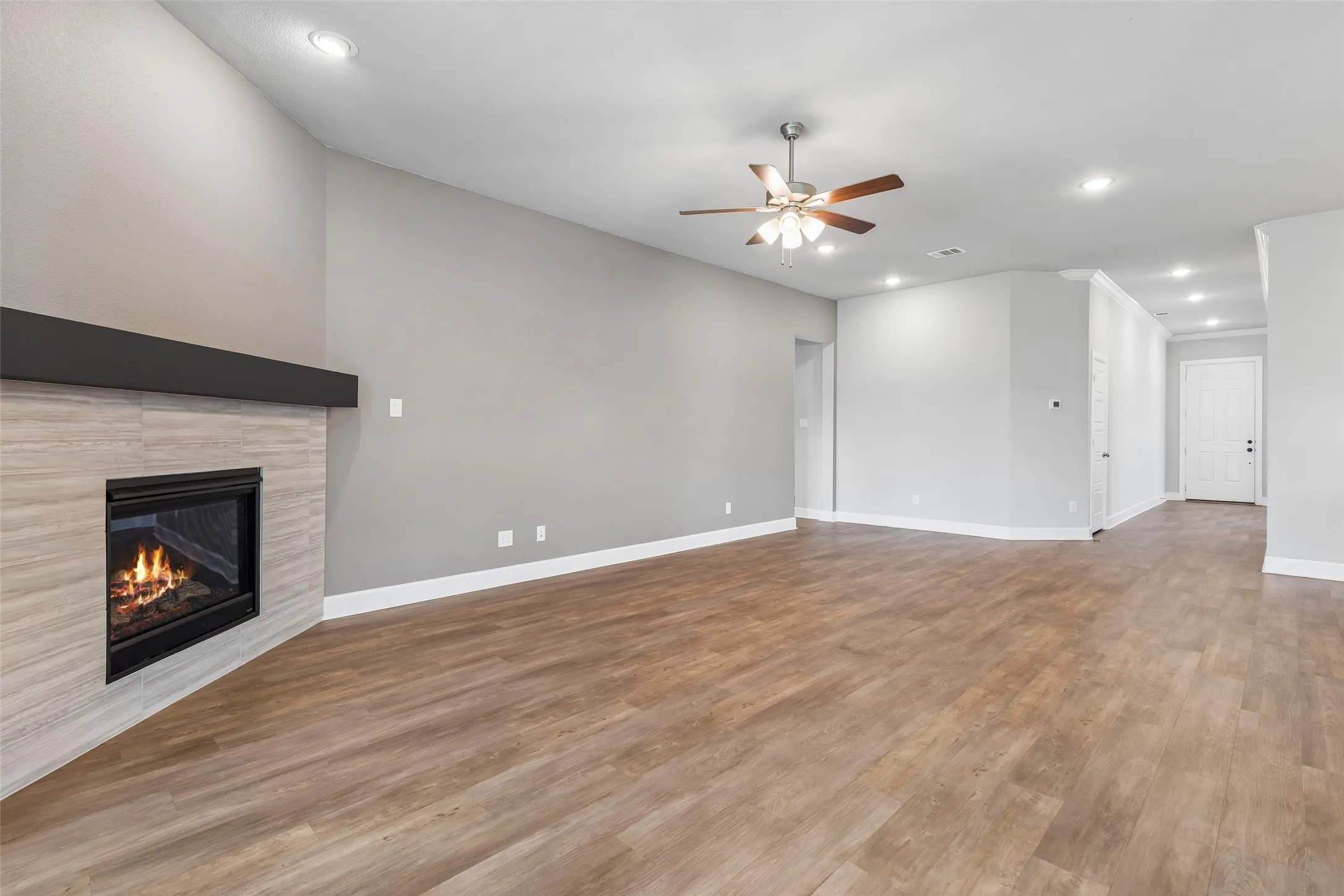 Single Family Residence For Sale in Dallas County , 9201 Lamar Street, Rowlett, Texas 75089, 3 Bedroom, 3 Bathroom, 2 Garage spaces, 2,660 Sqft, built in 2020, mls#21402239, Real Estate Agent in Rowlett, Homes For Sale in Dallas county, Homes For Sale in Rowlett, Realtor in Rowlett Texas, Real Estate Brokerage Independent Realty Texas, Luminita Cordes Realtor