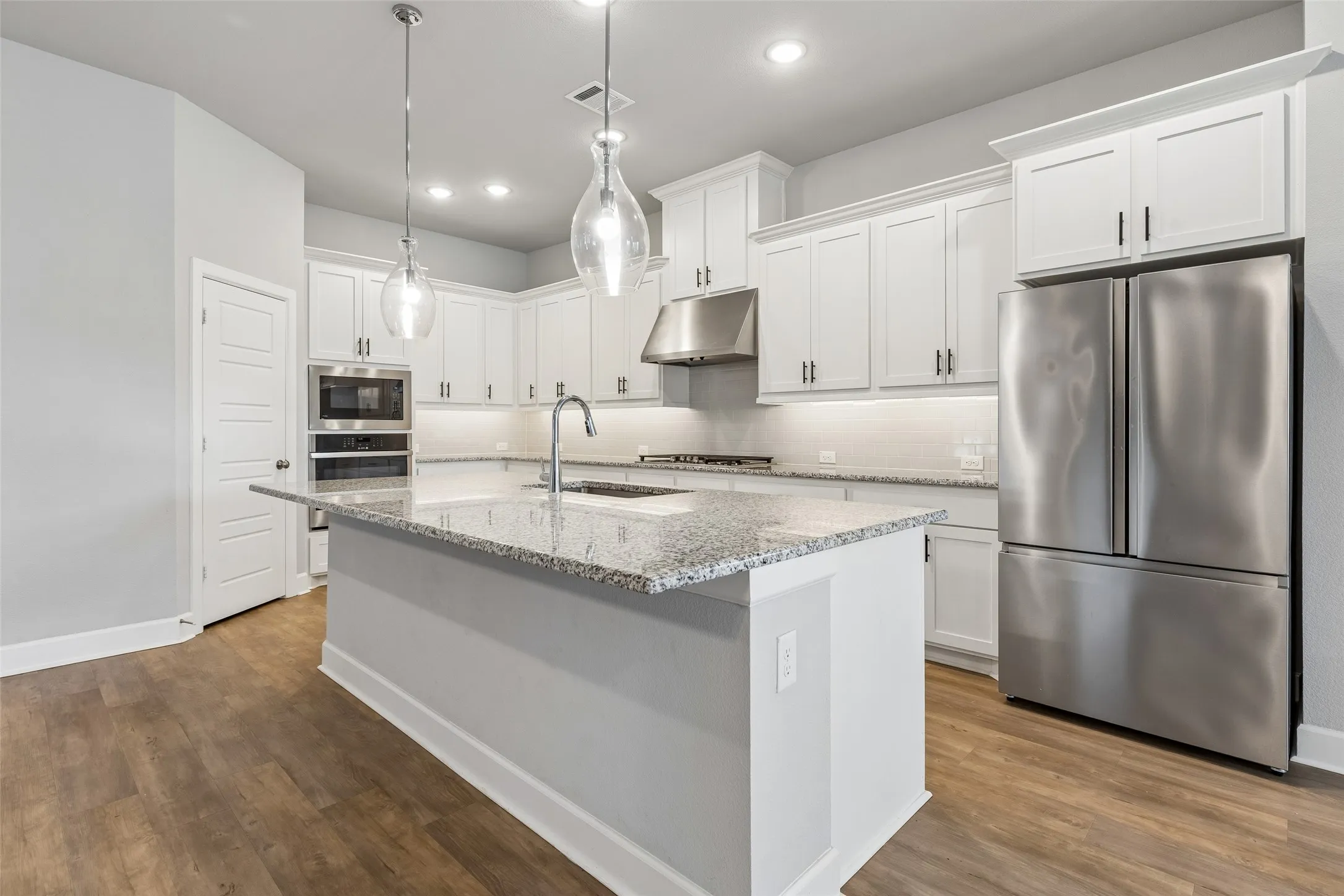 Single Family Residence For Sale in Dallas County , 9201 Lamar Street, Rowlett, Texas 75089, 3 Bedroom, 3 Bathroom, 2 Garage spaces, 2,660 Sqft, built in 2020, mls#21402239, Real Estate Agent in Rowlett, Homes For Sale in Dallas county, Homes For Sale in Rowlett, Realtor in Rowlett Texas, Real Estate Brokerage Independent Realty Texas, Luminita Cordes Realtor
