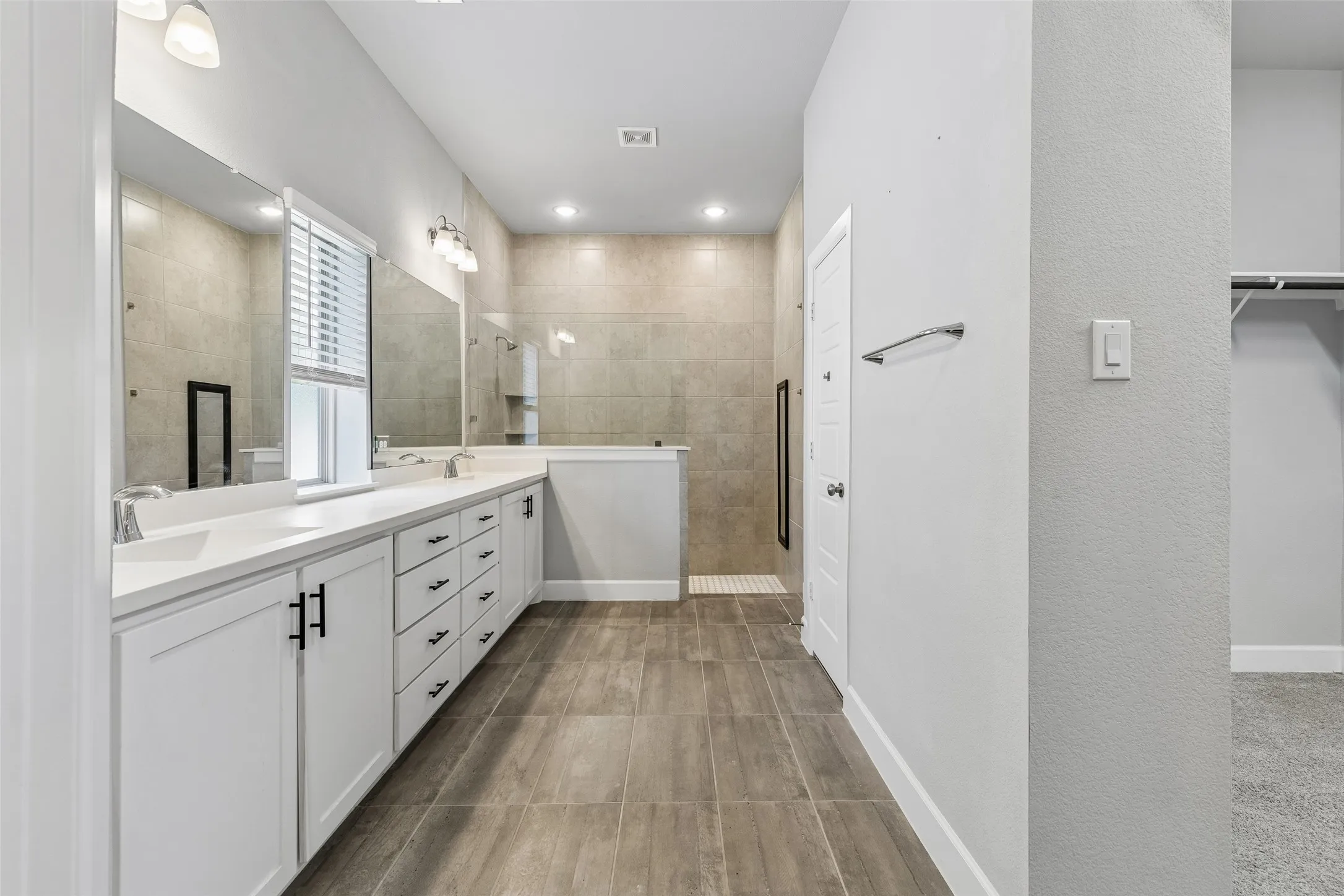 Single Family Residence For Sale in Dallas County , 9201 Lamar Street, Rowlett, Texas 75089, 3 Bedroom, 3 Bathroom, 2 Garage spaces, 2,660 Sqft, built in 2020, mls#21402239, Real Estate Agent in Rowlett, Homes For Sale in Dallas county, Homes For Sale in Rowlett, Realtor in Rowlett Texas, Real Estate Brokerage Independent Realty Texas, Luminita Cordes Realtor