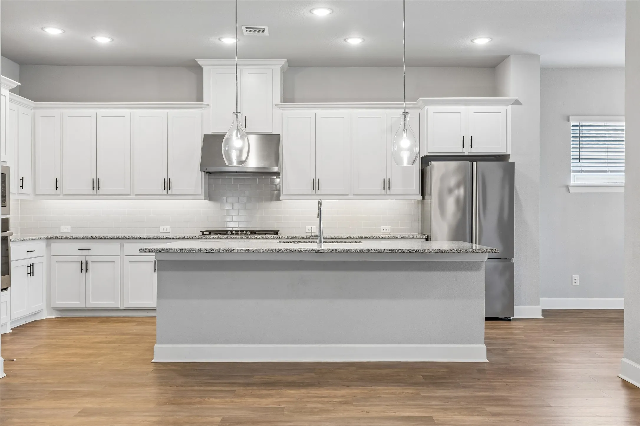 Single Family Residence For Sale in Dallas County , 9201 Lamar Street, Rowlett, Texas 75089, 3 Bedroom, 3 Bathroom, 2 Garage spaces, 2,660 Sqft, built in 2020, mls#21402239, Real Estate Agent in Rowlett, Homes For Sale in Dallas county, Homes For Sale in Rowlett, Realtor in Rowlett Texas, Real Estate Brokerage Independent Realty Texas, Luminita Cordes Realtor