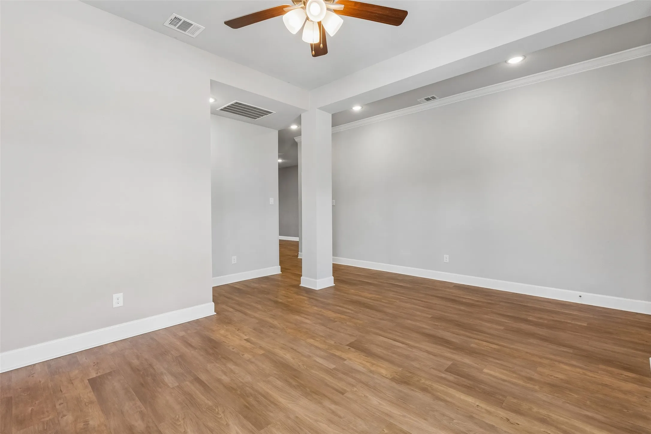 Single Family Residence For Sale in Dallas County , 9201 Lamar Street, Rowlett, Texas 75089, 3 Bedroom, 3 Bathroom, 2 Garage spaces, 2,660 Sqft, built in 2020, mls#21402239, Real Estate Agent in Rowlett, Homes For Sale in Dallas county, Homes For Sale in Rowlett, Realtor in Rowlett Texas, Real Estate Brokerage Independent Realty Texas, Luminita Cordes Realtor