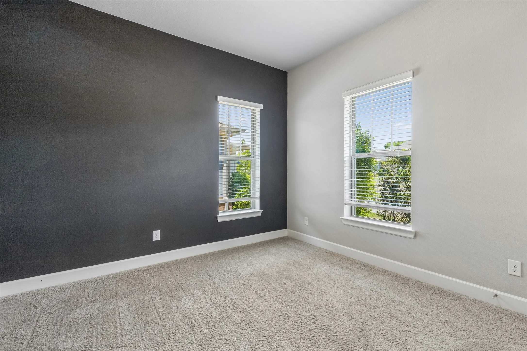 Single Family Residence For Sale in Dallas County , 9201 Lamar Street, Rowlett, Texas 75089, 3 Bedroom, 3 Bathroom, 2 Garage spaces, 2,660 Sqft, built in 2020, mls#21402239, Real Estate Agent in Rowlett, Homes For Sale in Dallas county, Homes For Sale in Rowlett, Realtor in Rowlett Texas, Real Estate Brokerage Independent Realty Texas, Luminita Cordes Realtor