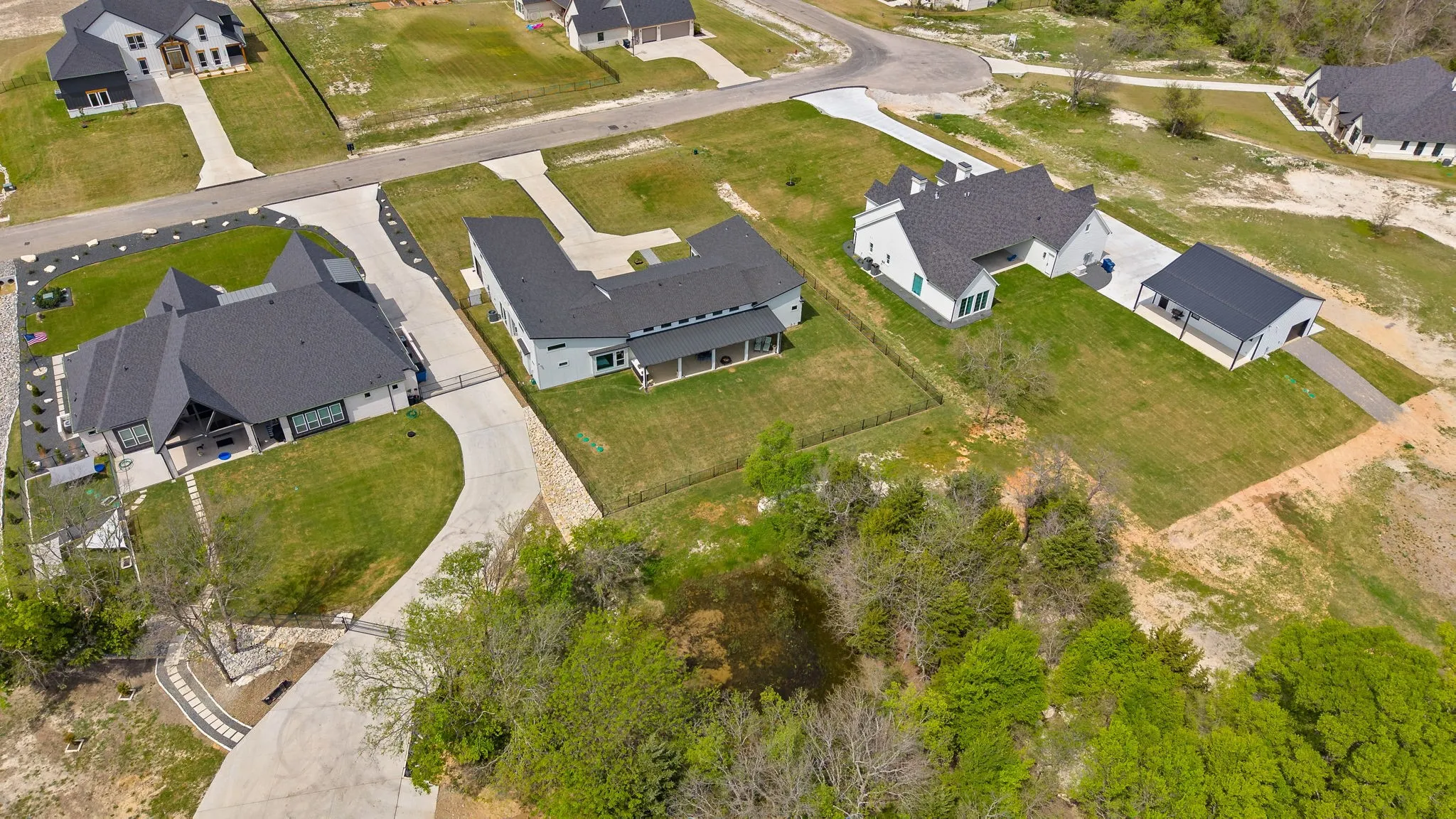 Single Family Residence For Sale in Grayson County , 313 Ryker Lane, Gunter, Texas 75058, 3 Bedroom, 4 Bathroom, 3 Garage spaces, 3,076 Sqft, built in 2023, mls#21402621, Real Estate Agent in Gunter, Homes For Sale in Grayson county, Homes For Sale in Gunter, Realtor in Gunter Texas, Real Estate Brokerage Independent Realty Texas, Luminita Cordes Realtor