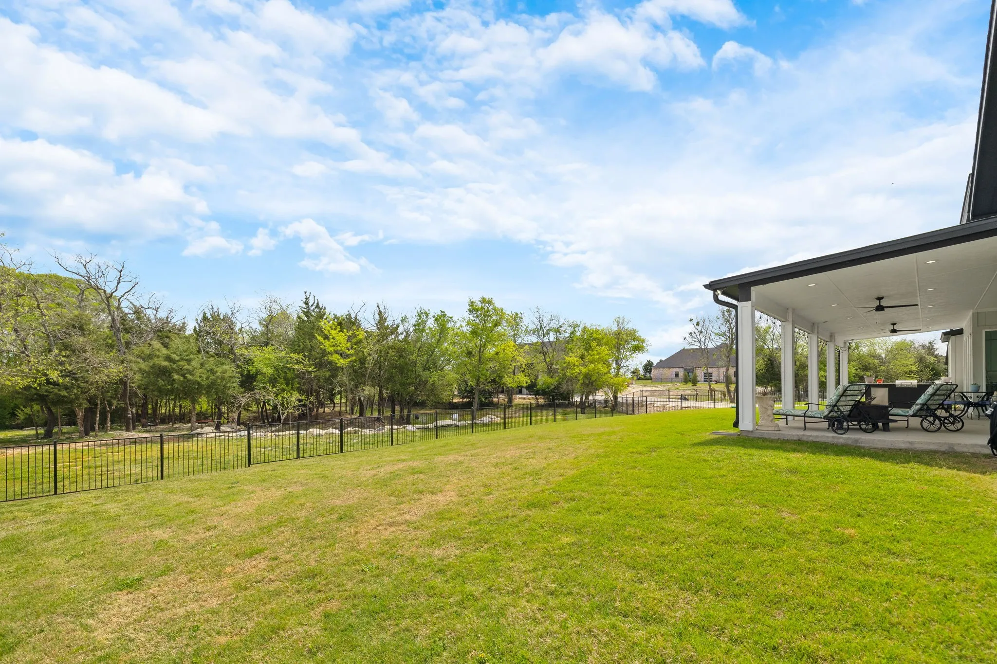 Single Family Residence For Sale in Grayson County , 313 Ryker Lane, Gunter, Texas 75058, 3 Bedroom, 4 Bathroom, 3 Garage spaces, 3,076 Sqft, built in 2023, mls#21402621, Real Estate Agent in Gunter, Homes For Sale in Grayson county, Homes For Sale in Gunter, Realtor in Gunter Texas, Real Estate Brokerage Independent Realty Texas, Luminita Cordes Realtor