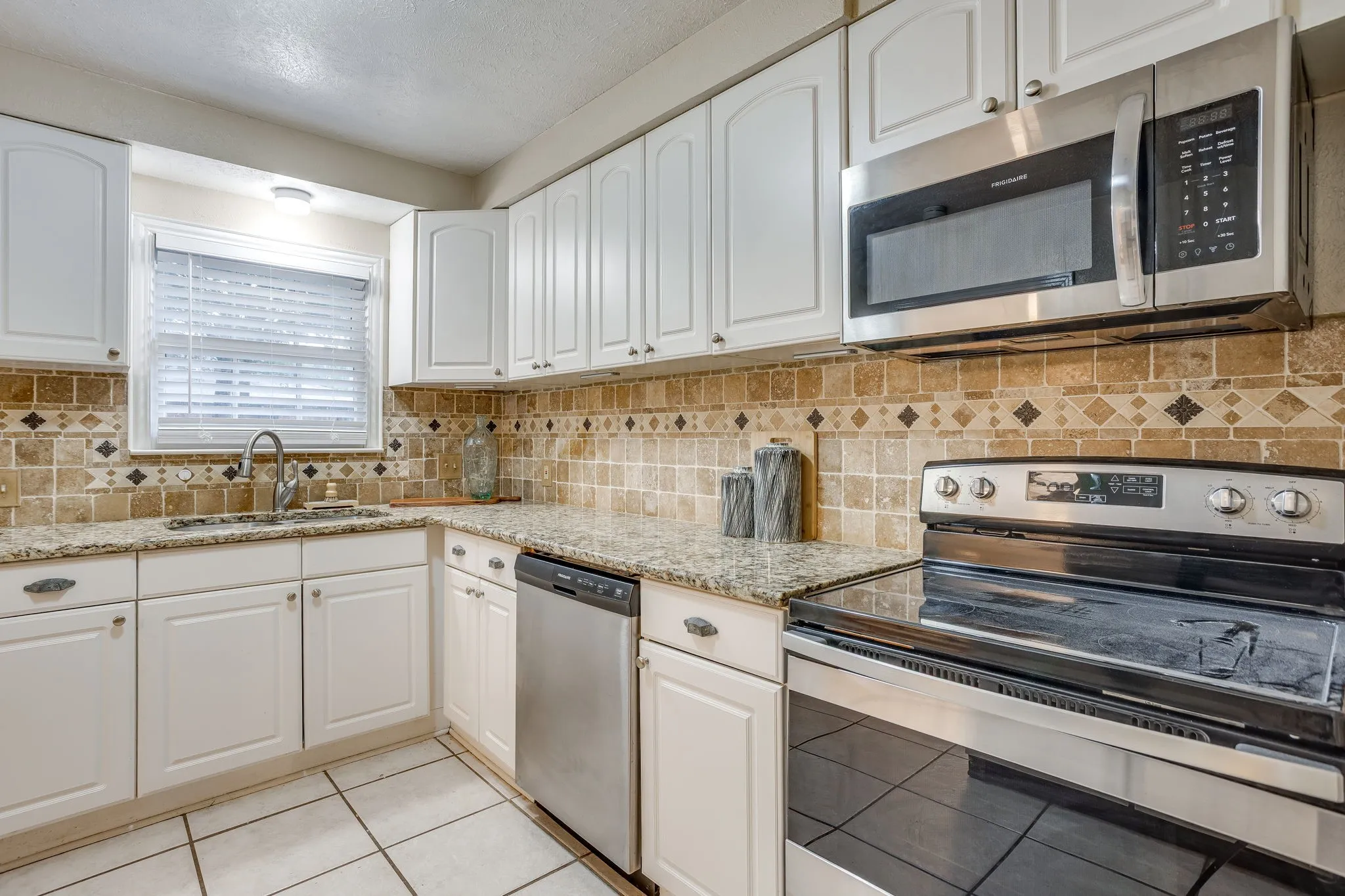 Single Family Residence For Sale in Tarrant County , 3500 Corto Avenue, Fort Worth, Texas 76109, 4 Bedroom, 2 Bathroom, Garage spaces, 1,623 Sqft, built in 1949, mls#21388764, Real Estate Agent in Fort Worth, Homes For Sale in Tarrant county, Homes For Sale in Fort Worth, Realtor in Fort Worth Texas, Real Estate Brokerage Independent Realty Texas, Luminita Cordes Realtor