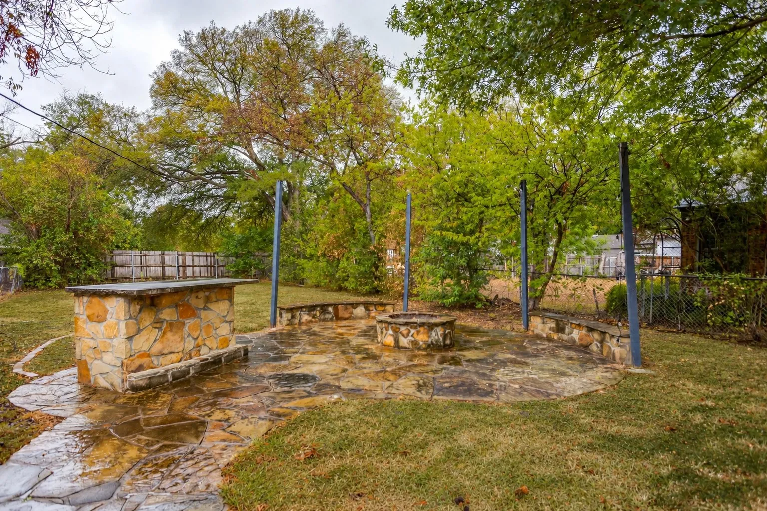 Single Family Residence For Sale in Tarrant County , 3500 Corto Avenue, Fort Worth, Texas 76109, 4 Bedroom, 2 Bathroom, Garage spaces, 1,623 Sqft, built in 1949, mls#21388764, Real Estate Agent in Fort Worth, Homes For Sale in Tarrant county, Homes For Sale in Fort Worth, Realtor in Fort Worth Texas, Real Estate Brokerage Independent Realty Texas, Luminita Cordes Realtor