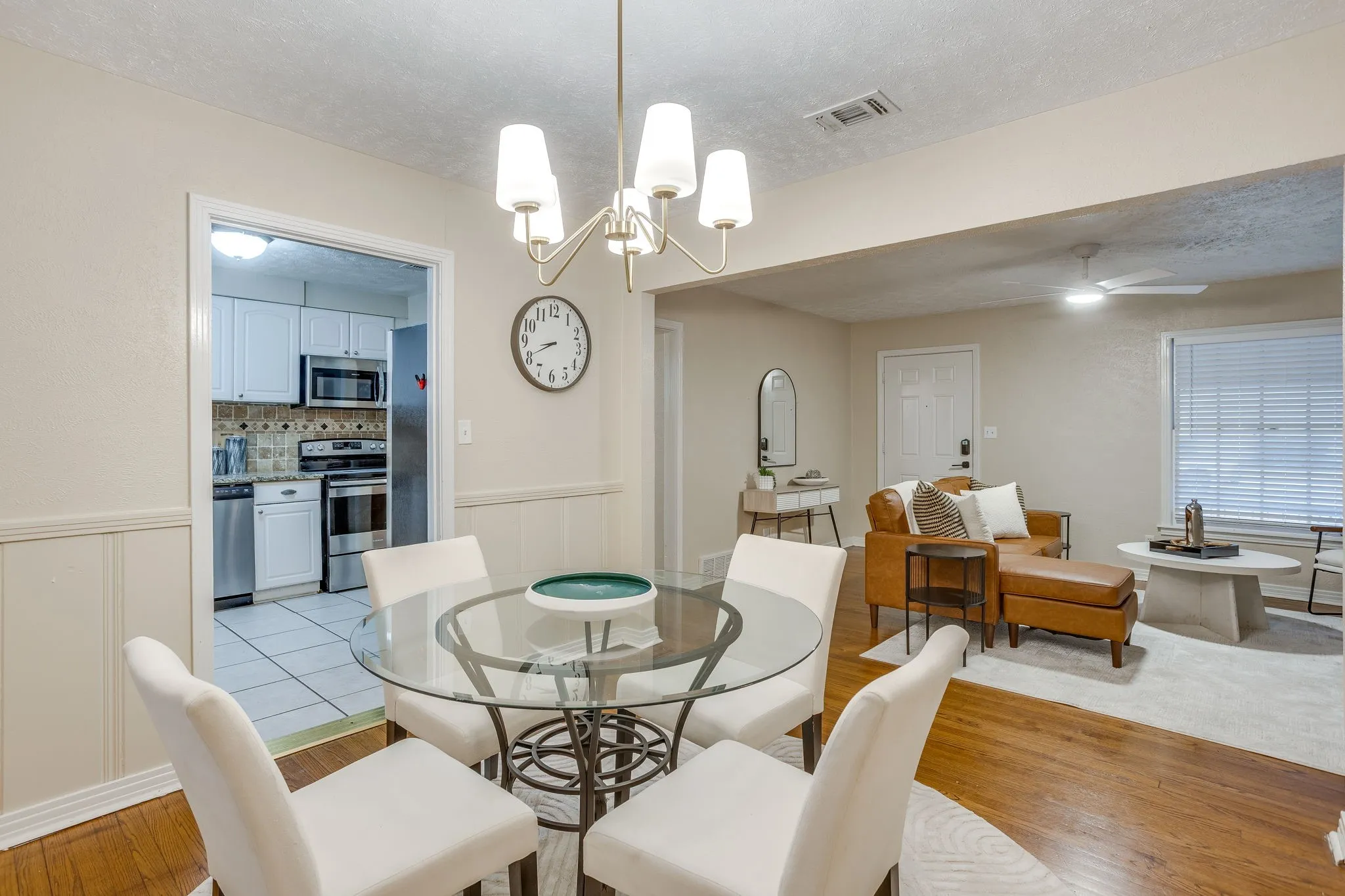 Single Family Residence For Sale in Tarrant County , 3500 Corto Avenue, Fort Worth, Texas 76109, 4 Bedroom, 2 Bathroom, Garage spaces, 1,623 Sqft, built in 1949, mls#21388764, Real Estate Agent in Fort Worth, Homes For Sale in Tarrant county, Homes For Sale in Fort Worth, Realtor in Fort Worth Texas, Real Estate Brokerage Independent Realty Texas, Luminita Cordes Realtor