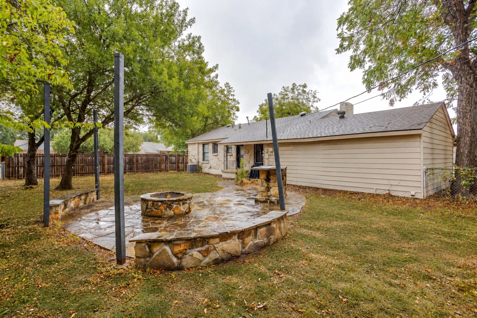 Single Family Residence For Sale in Tarrant County , 3500 Corto Avenue, Fort Worth, Texas 76109, 4 Bedroom, 2 Bathroom, Garage spaces, 1,623 Sqft, built in 1949, mls#21388764, Real Estate Agent in Fort Worth, Homes For Sale in Tarrant county, Homes For Sale in Fort Worth, Realtor in Fort Worth Texas, Real Estate Brokerage Independent Realty Texas, Luminita Cordes Realtor
