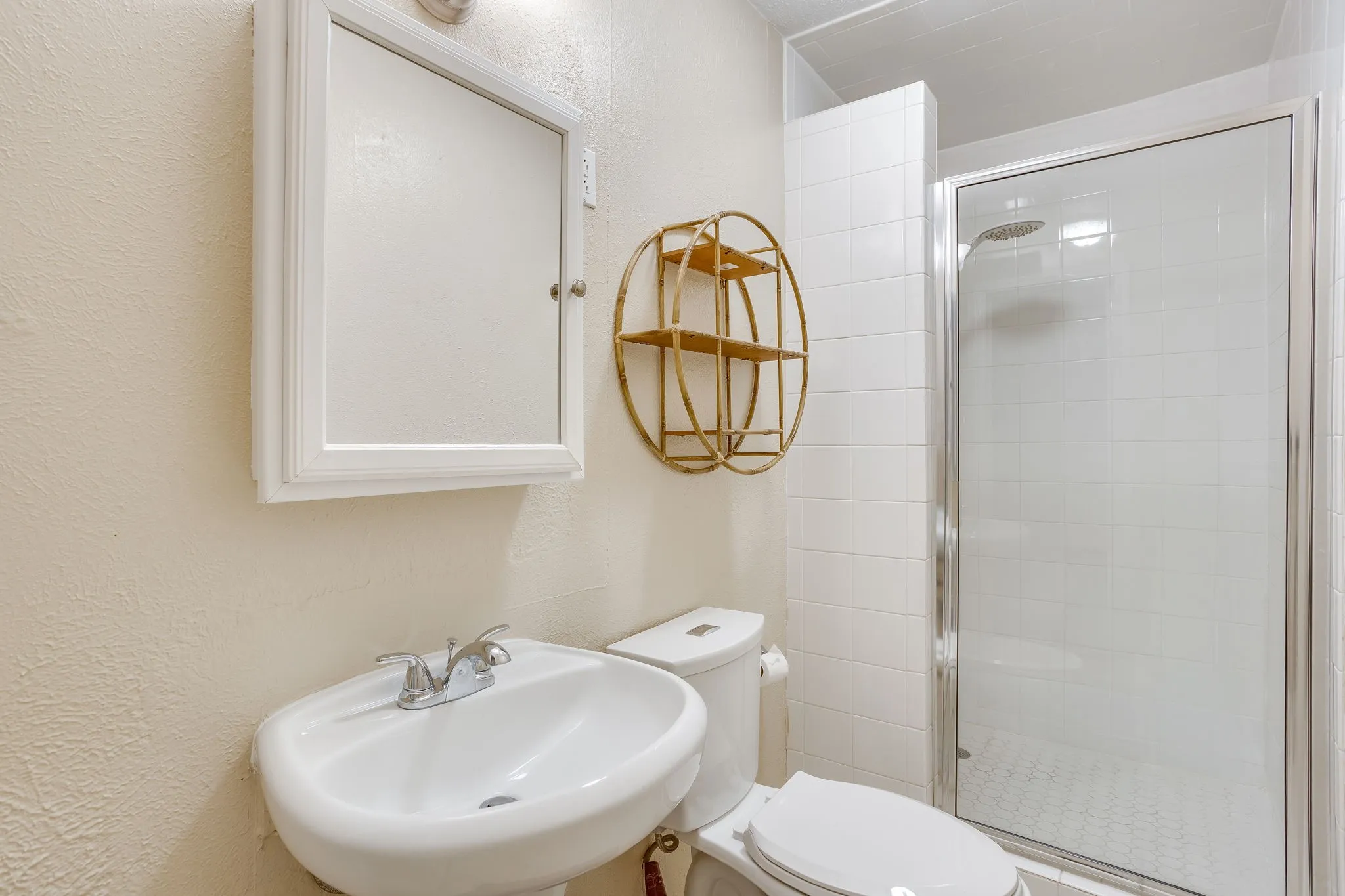 Single Family Residence For Sale in Tarrant County , 3500 Corto Avenue, Fort Worth, Texas 76109, 4 Bedroom, 2 Bathroom, Garage spaces, 1,623 Sqft, built in 1949, mls#21388764, Real Estate Agent in Fort Worth, Homes For Sale in Tarrant county, Homes For Sale in Fort Worth, Realtor in Fort Worth Texas, Real Estate Brokerage Independent Realty Texas, Luminita Cordes Realtor