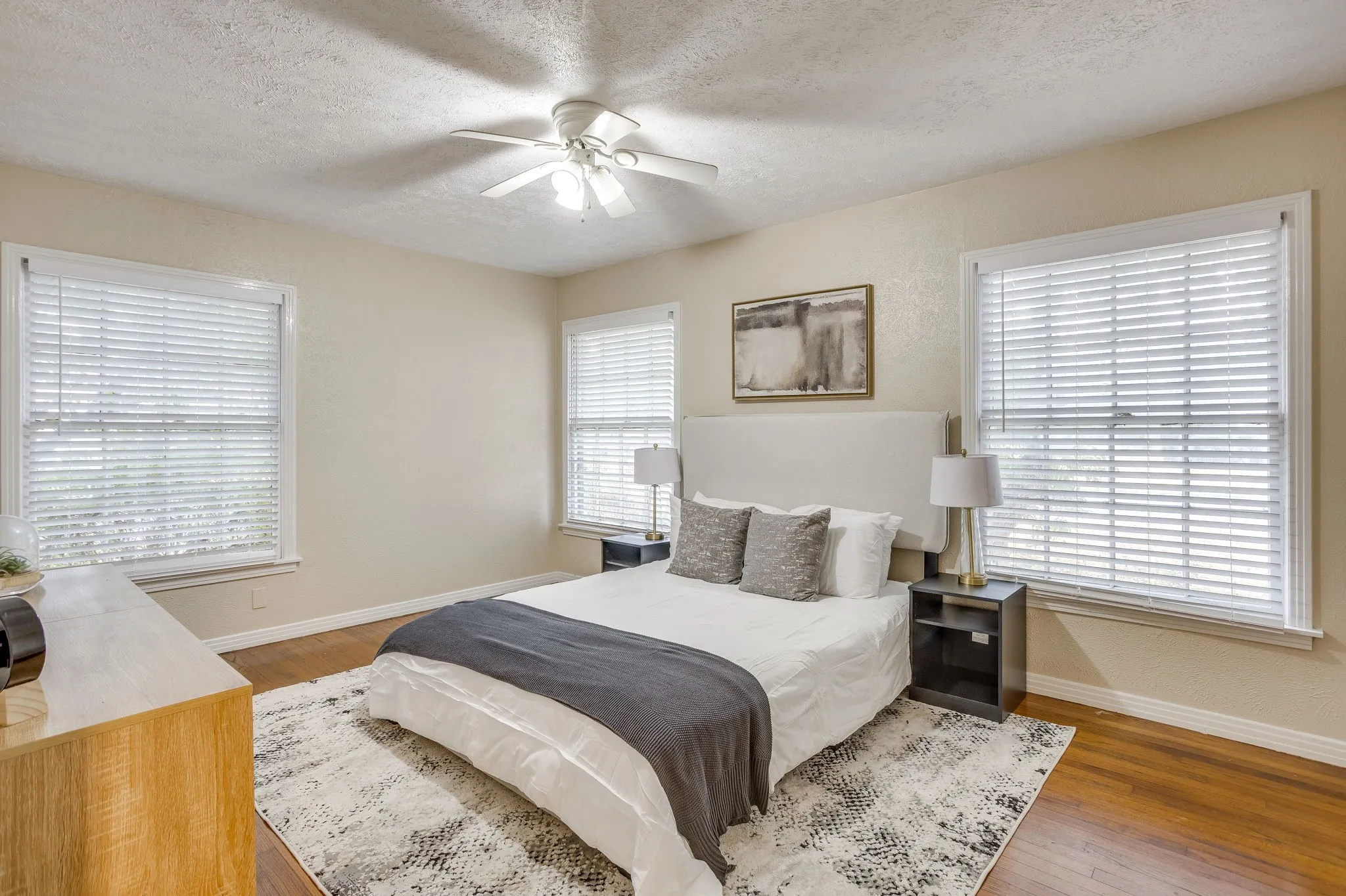 Single Family Residence For Sale in Tarrant County , 3500 Corto Avenue, Fort Worth, Texas 76109, 4 Bedroom, 2 Bathroom, Garage spaces, 1,623 Sqft, built in 1949, mls#21388764, Real Estate Agent in Fort Worth, Homes For Sale in Tarrant county, Homes For Sale in Fort Worth, Realtor in Fort Worth Texas, Real Estate Brokerage Independent Realty Texas, Luminita Cordes Realtor