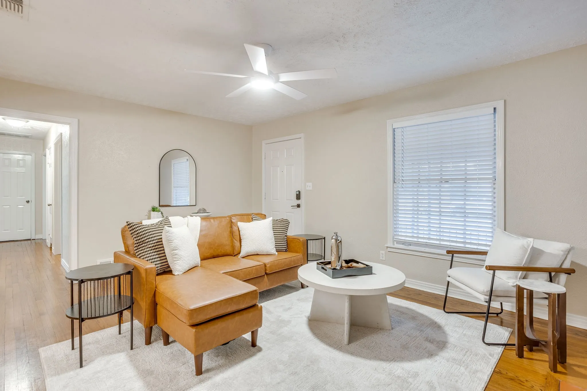 Single Family Residence For Sale in Tarrant County , 3500 Corto Avenue, Fort Worth, Texas 76109, 4 Bedroom, 2 Bathroom, Garage spaces, 1,623 Sqft, built in 1949, mls#21388764, Real Estate Agent in Fort Worth, Homes For Sale in Tarrant county, Homes For Sale in Fort Worth, Realtor in Fort Worth Texas, Real Estate Brokerage Independent Realty Texas, Luminita Cordes Realtor