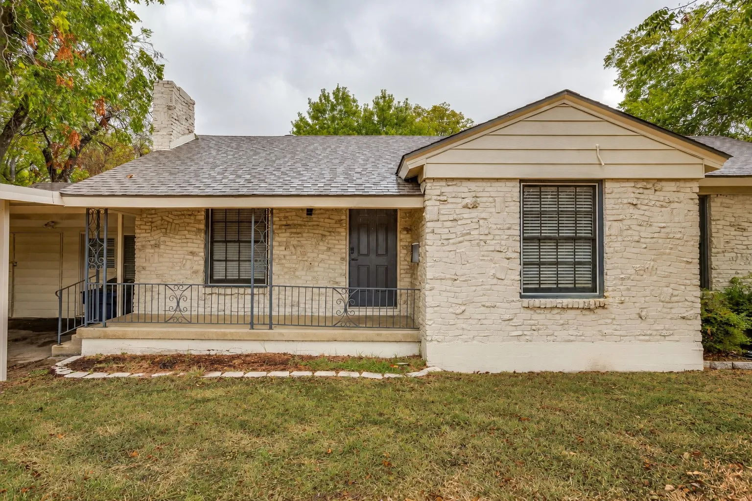 Single Family Residence For Sale in Tarrant County , 3500 Corto Avenue, Fort Worth, Texas 76109, 4 Bedroom, 2 Bathroom, Garage spaces, 1,623 Sqft, built in 1949, mls#21388764, Real Estate Agent in Fort Worth, Homes For Sale in Tarrant county, Homes For Sale in Fort Worth, Realtor in Fort Worth Texas, Real Estate Brokerage Independent Realty Texas, Luminita Cordes Realtor